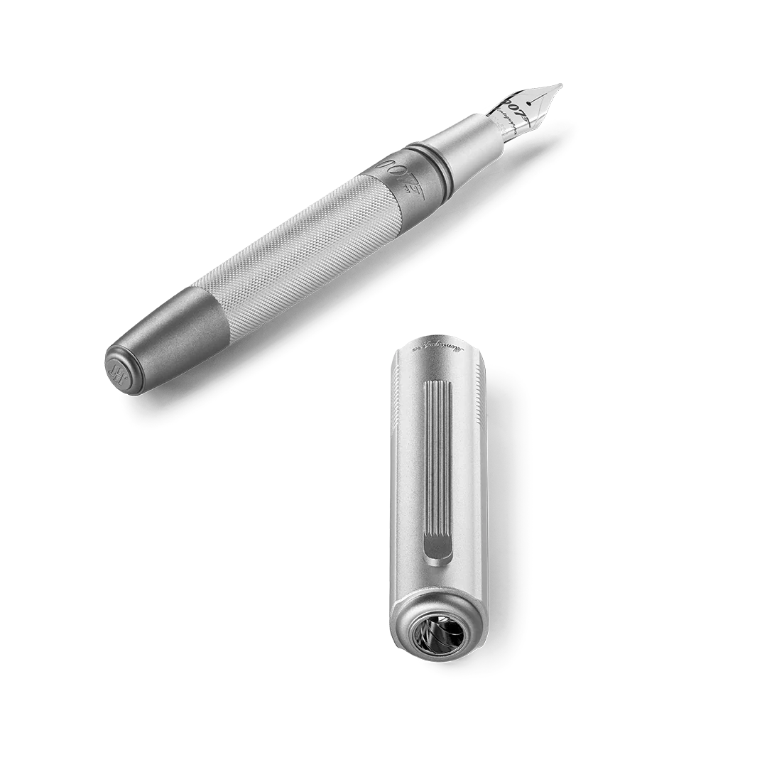 007 Special Issue Silver Edition Fountain Pen 14K gold - Image 2