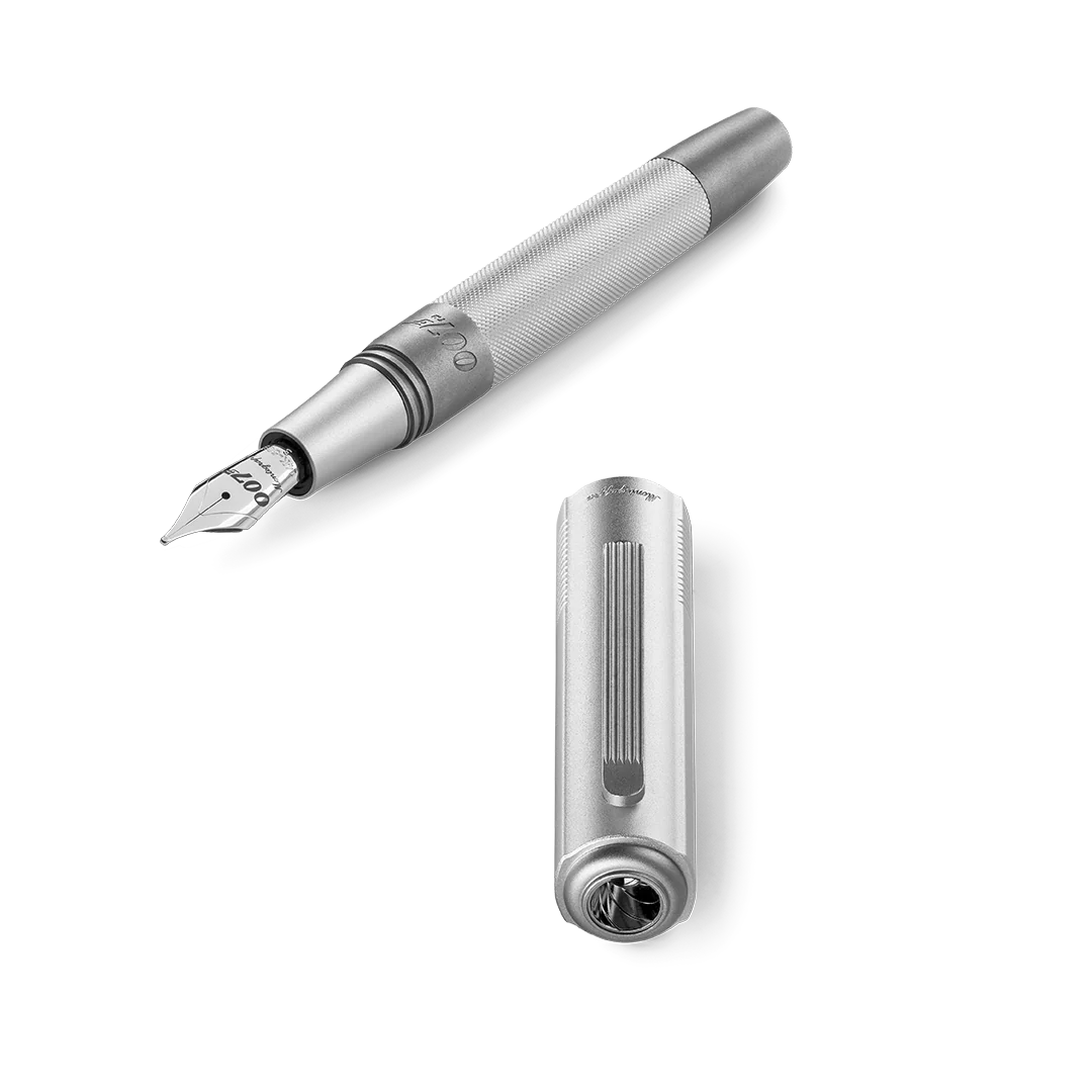 007 Special Issue Silver Edition Fountain Pen 14K gold - Image 3