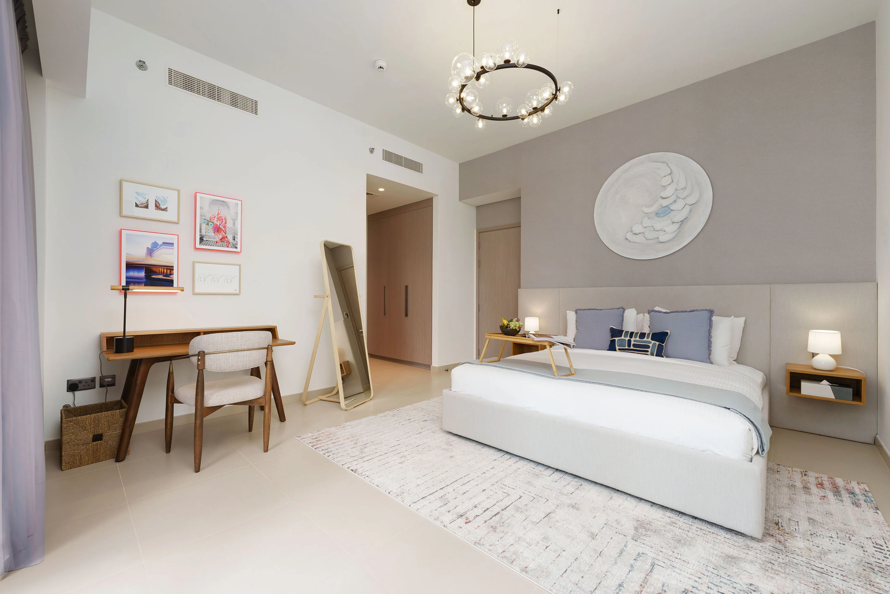 Posh & Arty Apt w/ Direct Burj Khalifa & Fountains Views - Image 13