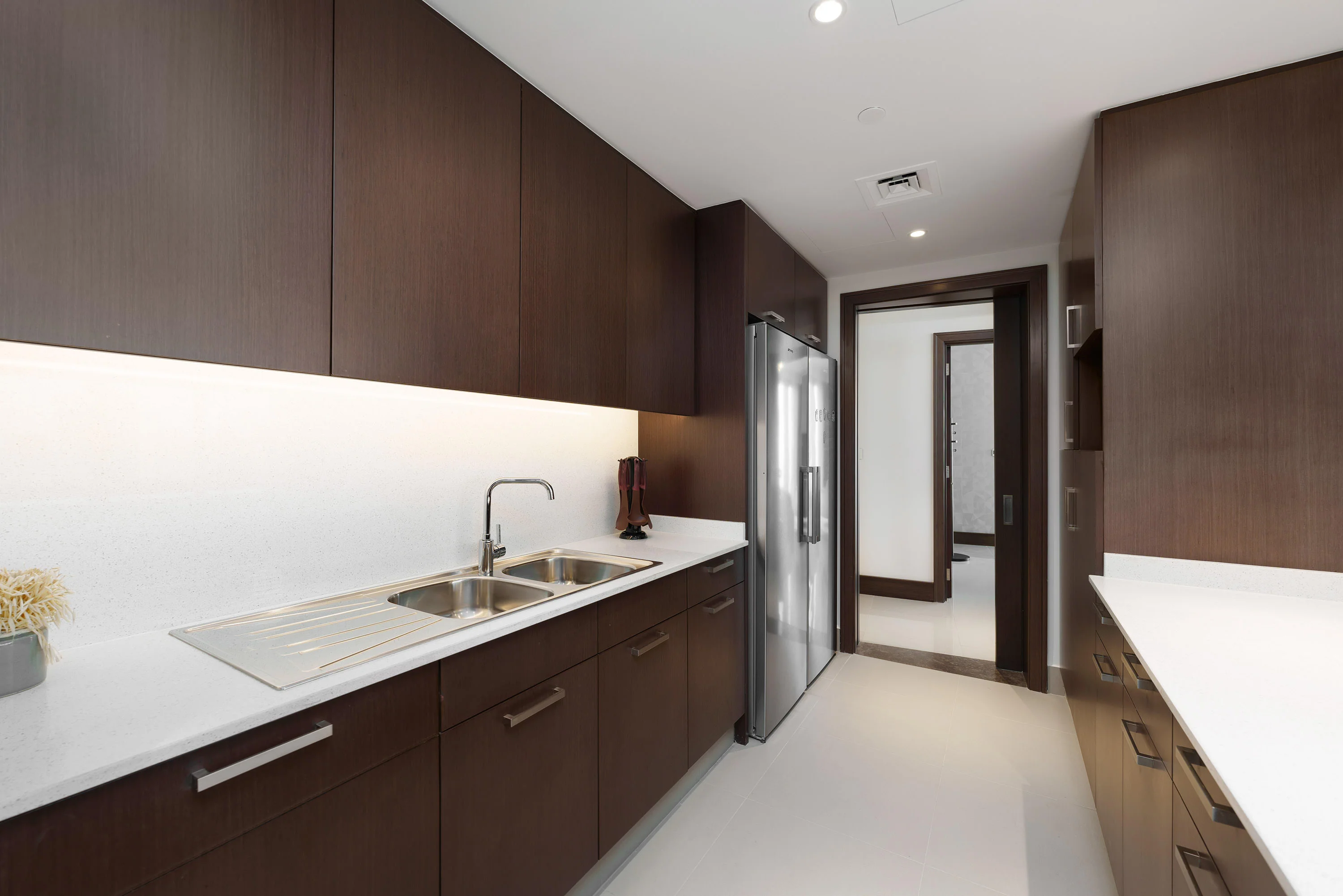 Ultra Chic High-Floor Apt w/ Direct Burj Khalifa & Fountains Views - Image 10