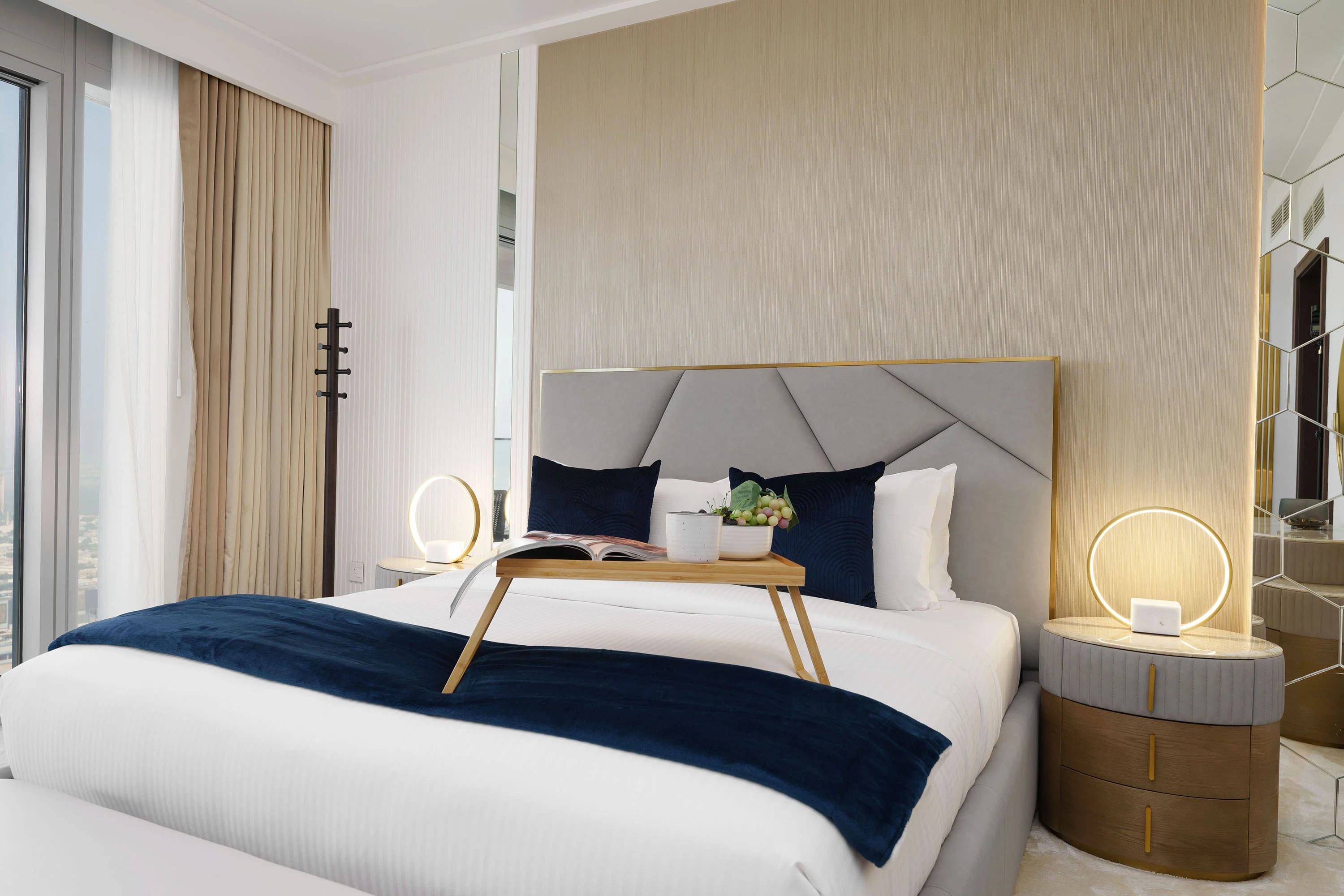 Ultra Chic High-Floor Apt w/ Direct Burj Khalifa & Fountains Views - Image 12