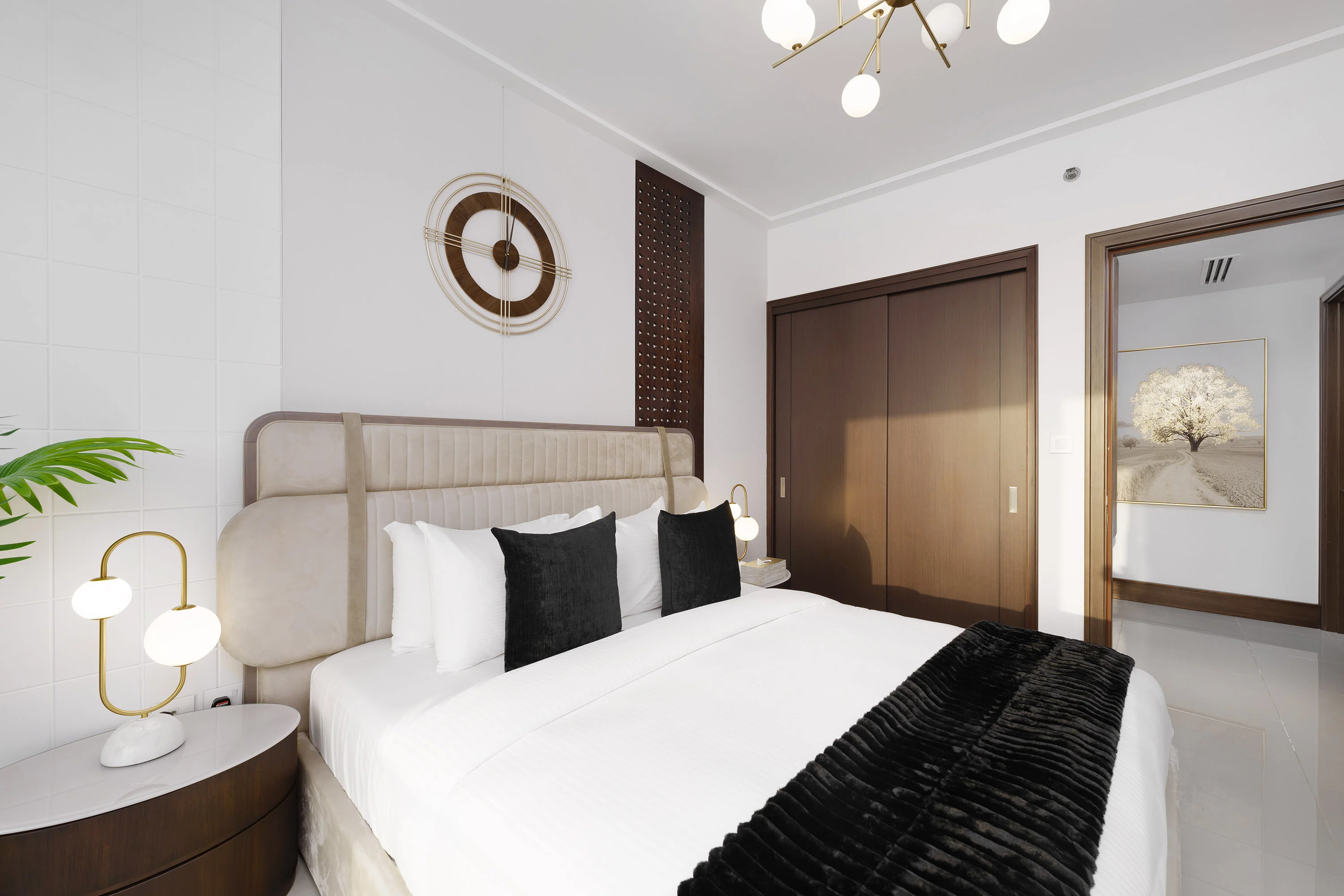 Ultra Chic High-Floor Apt w/ Direct Burj Khalifa & Fountains Views - Image 23