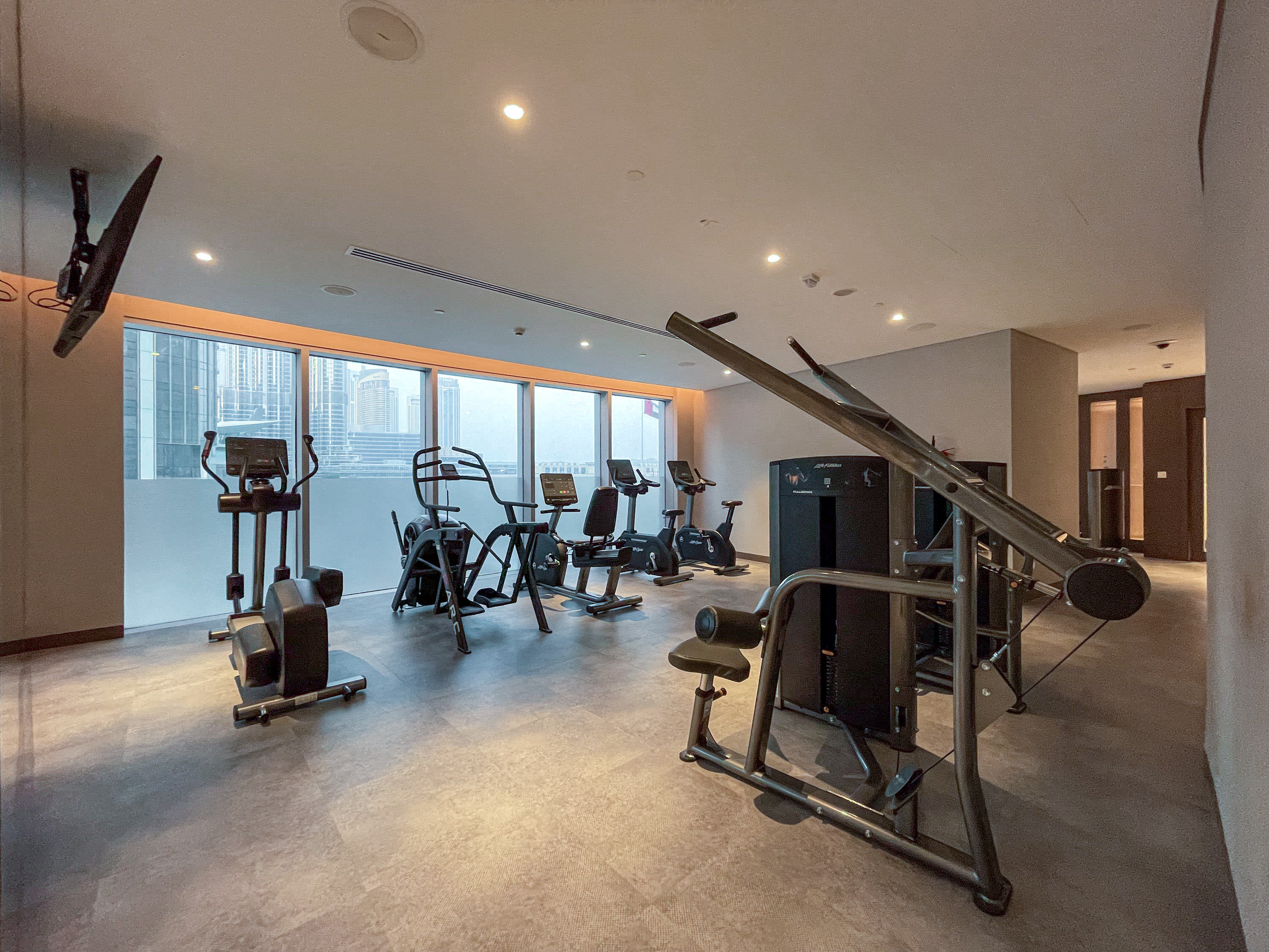 Ultra Chic High-Floor Apt w/ Direct Burj Khalifa & Fountains Views - Image 32