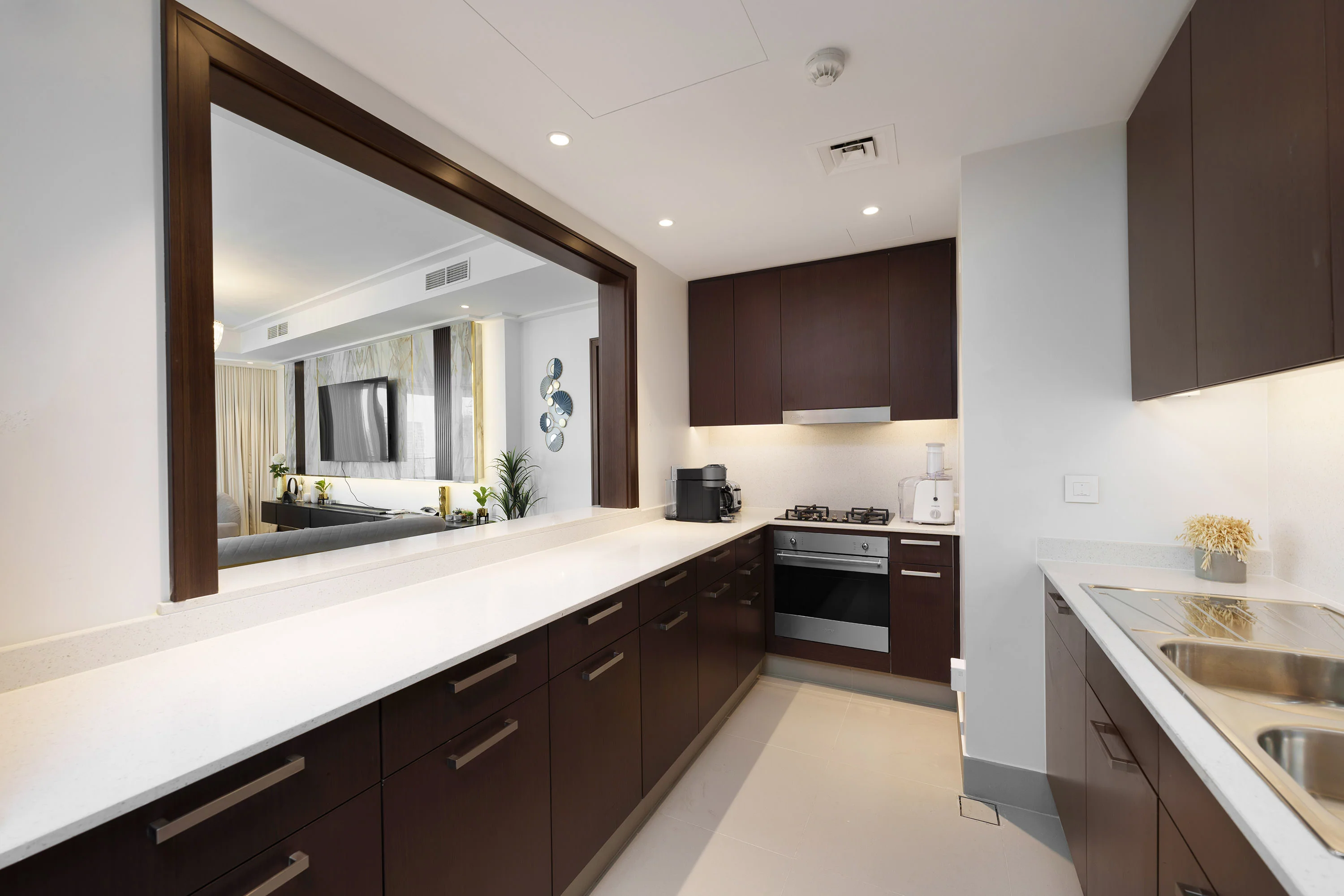 Ultra Chic High-Floor Apt w/ Direct Burj Khalifa & Fountains Views - Image 9