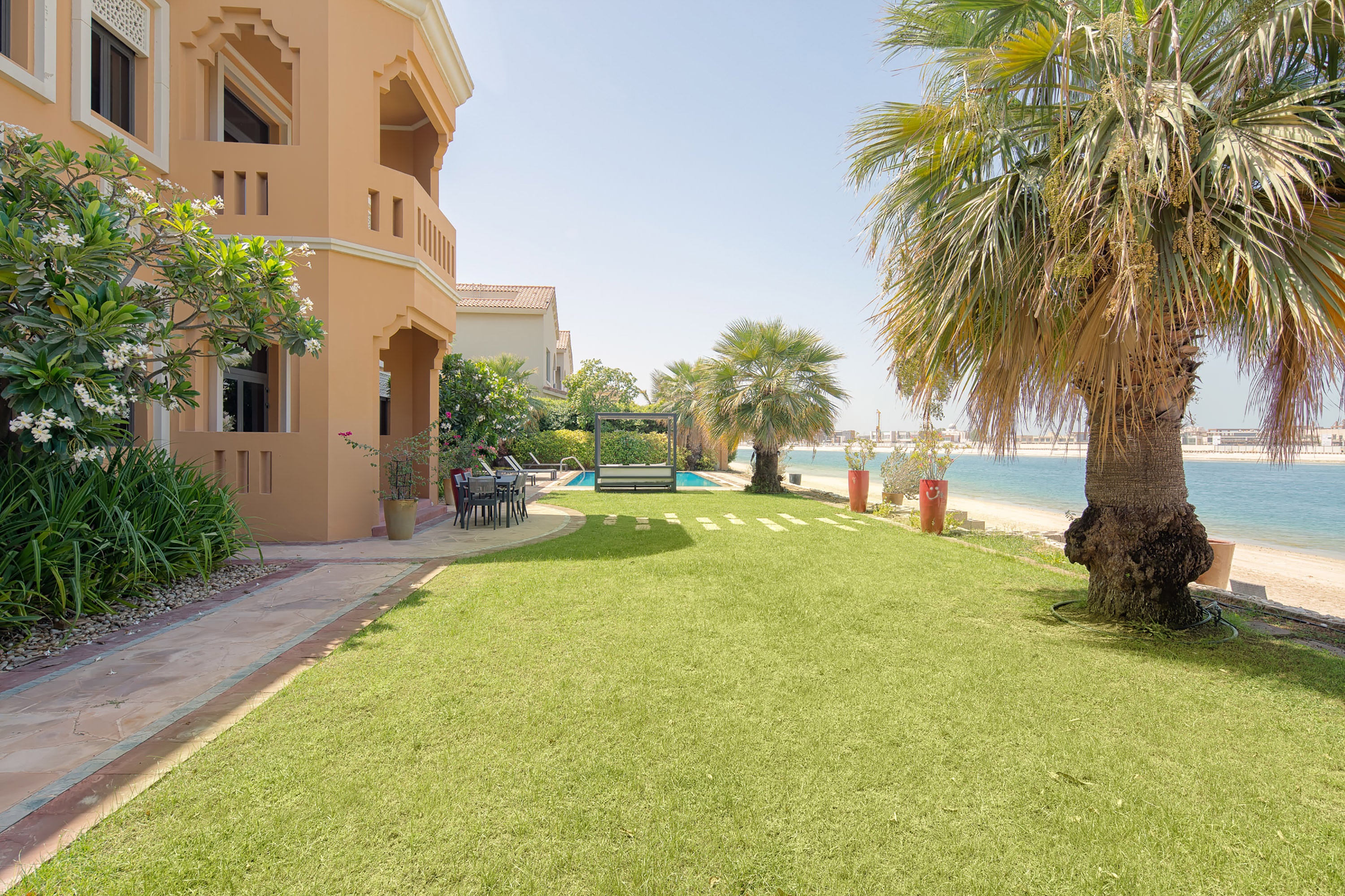 Prvt Pool & Beach! in Luxury Palm Jumeirah Villa - Image 11