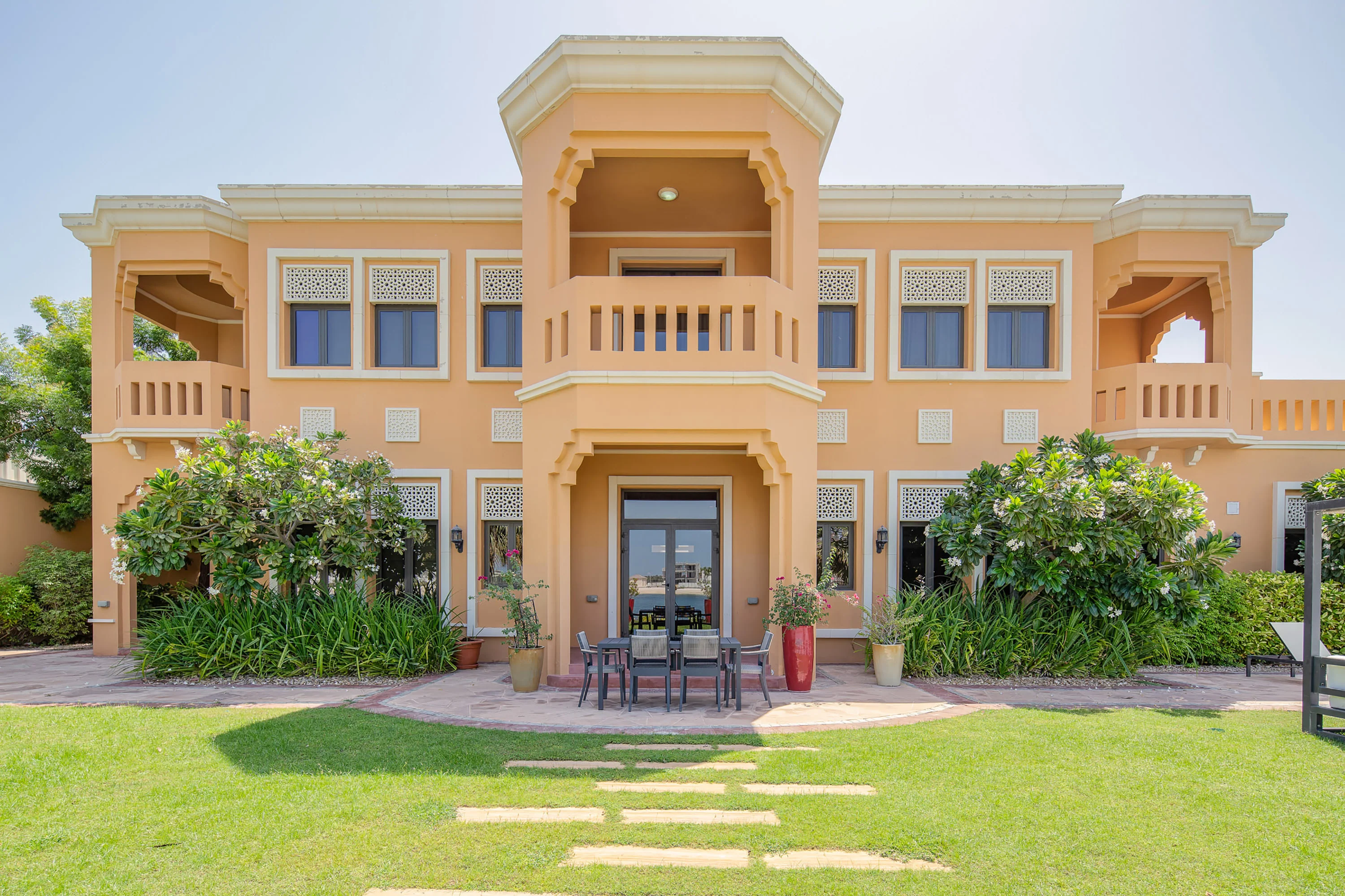 Prvt Pool & Beach! in Luxury Palm Jumeirah Villa - Image 12