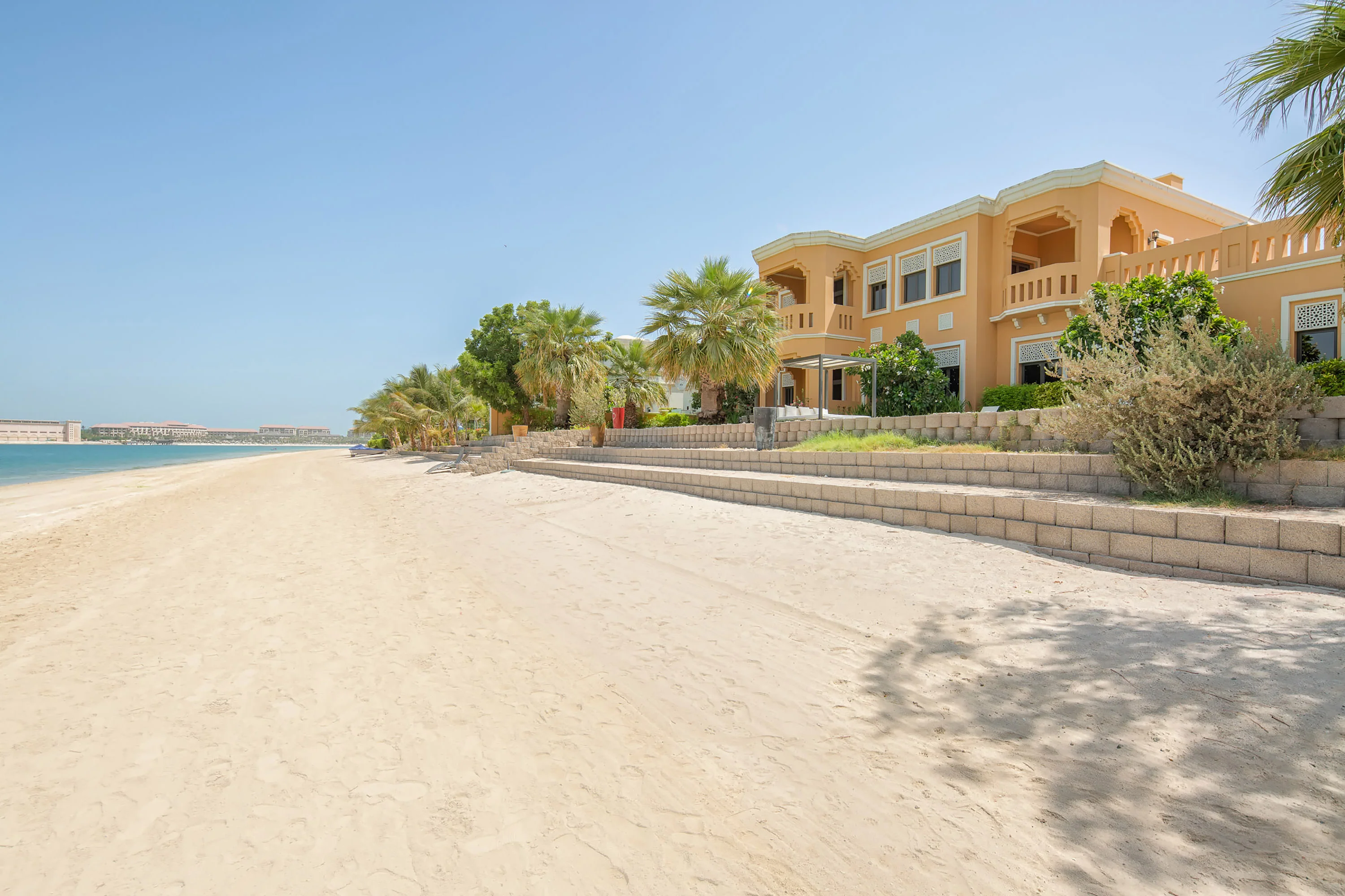 Prvt Pool & Beach! in Luxury Palm Jumeirah Villa - Image 2
