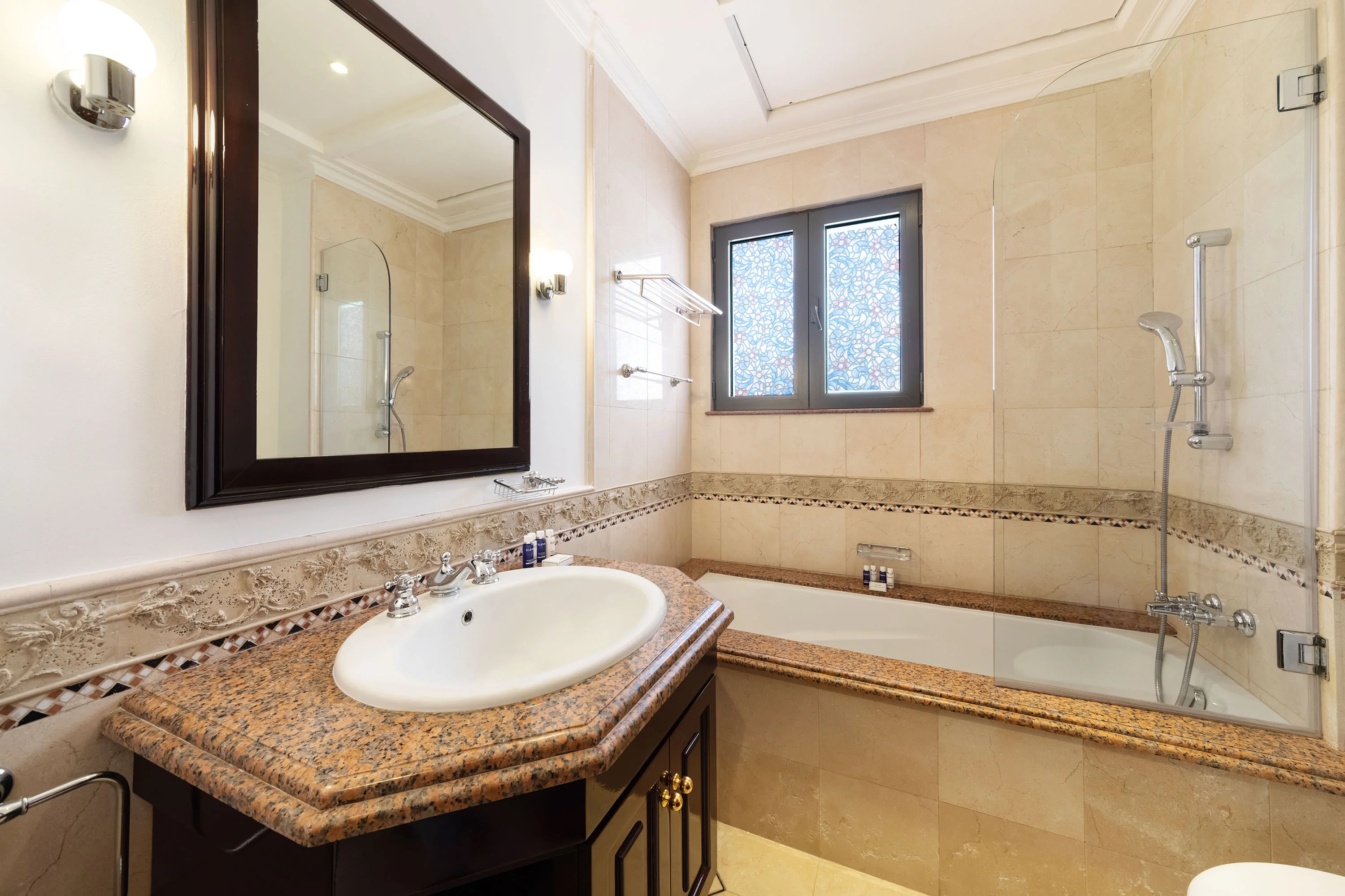 5* Villa w/ Private Pool/Beach on Palm Jumeirah - Image 24