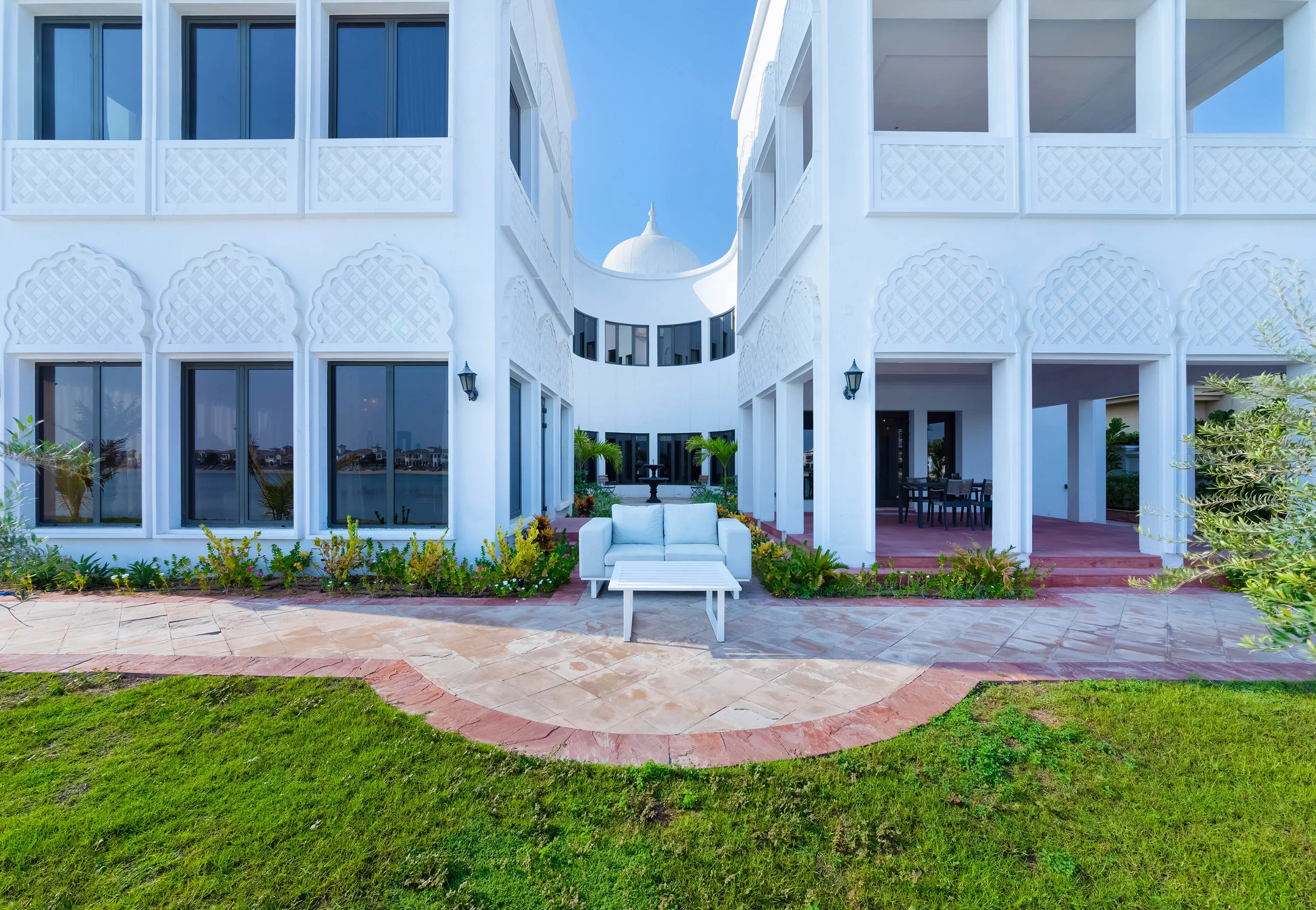 5* Villa w/ Private Pool/Beach on Palm Jumeirah - Image 4