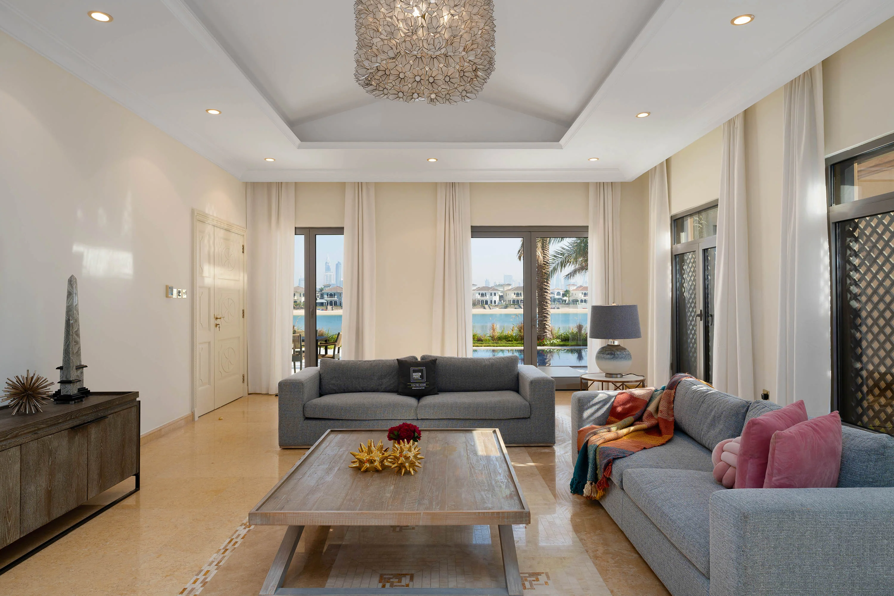 Exclusive Villa w/ Private Pool, Garden & Beach - Image 10