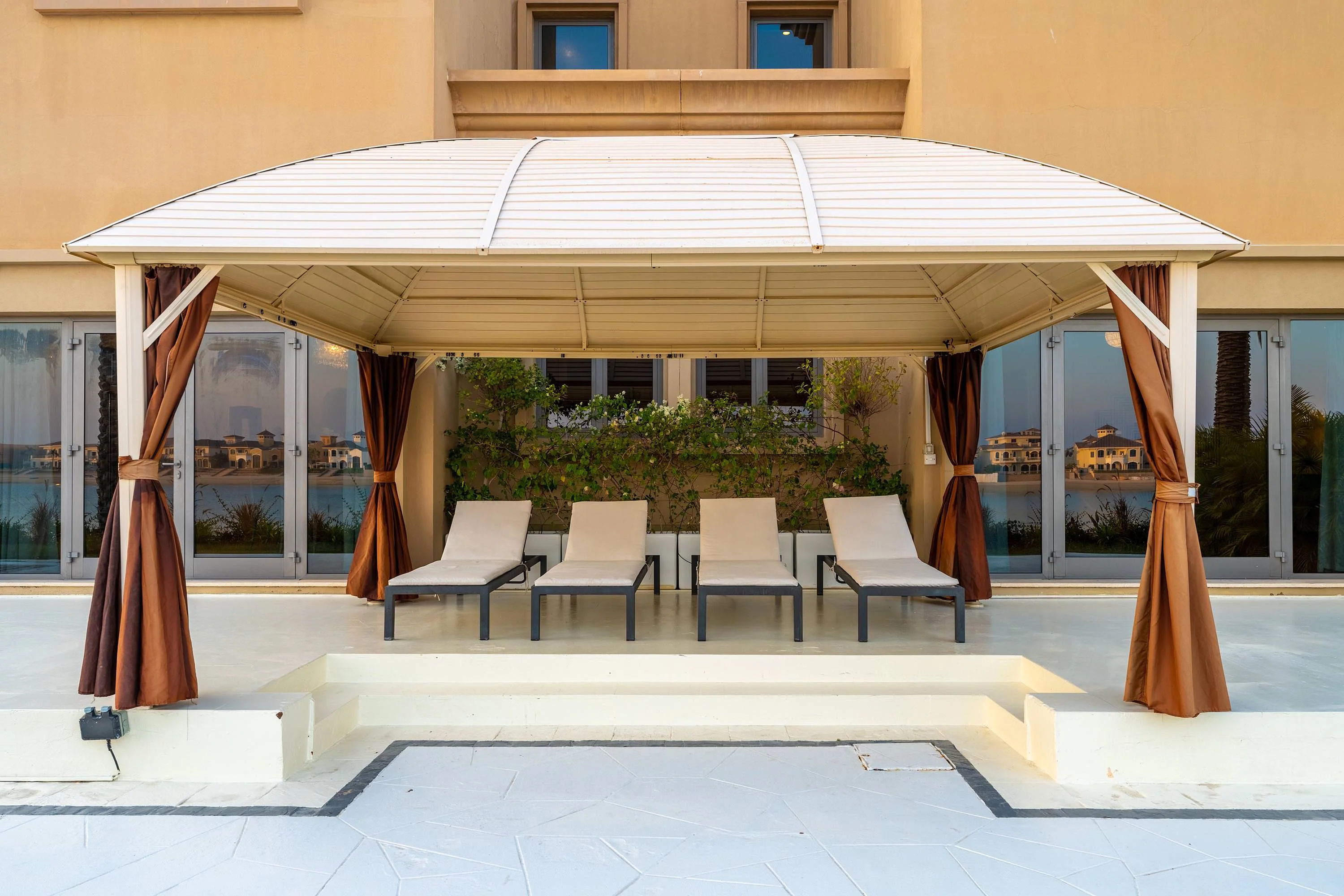 Exclusive Villa w/ Private Pool, Garden & Beach - Image 17