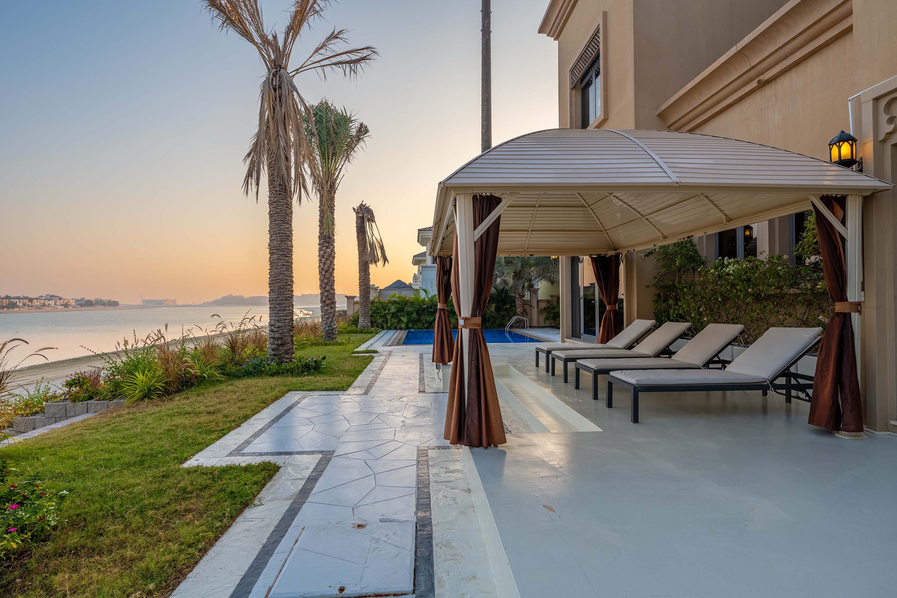 Exclusive Villa w/ Private Pool, Garden & Beach - Image 2
