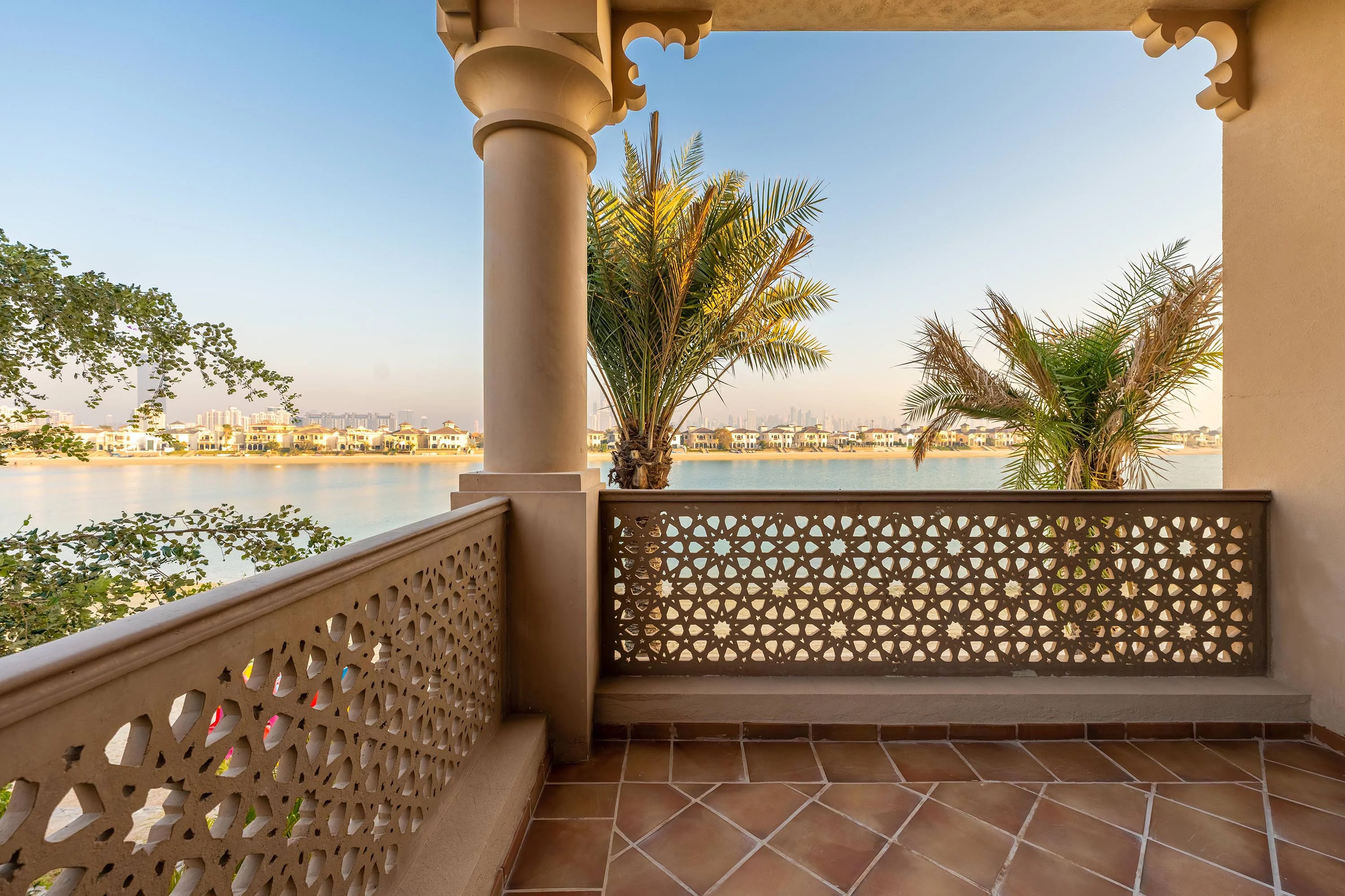 Exclusive Villa w/ Private Pool, Garden & Beach - Image 21