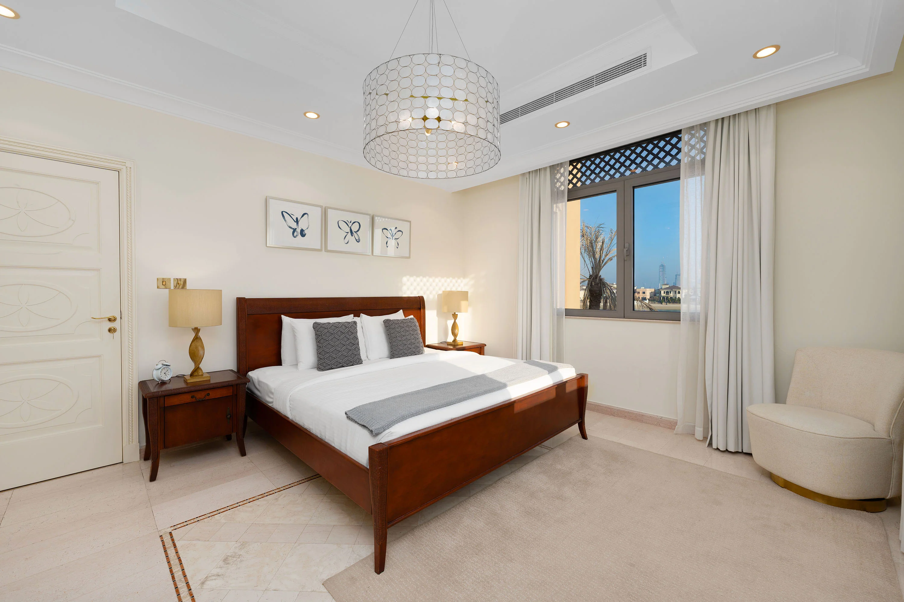 Exclusive Villa w/ Private Pool, Garden & Beach - Image 23