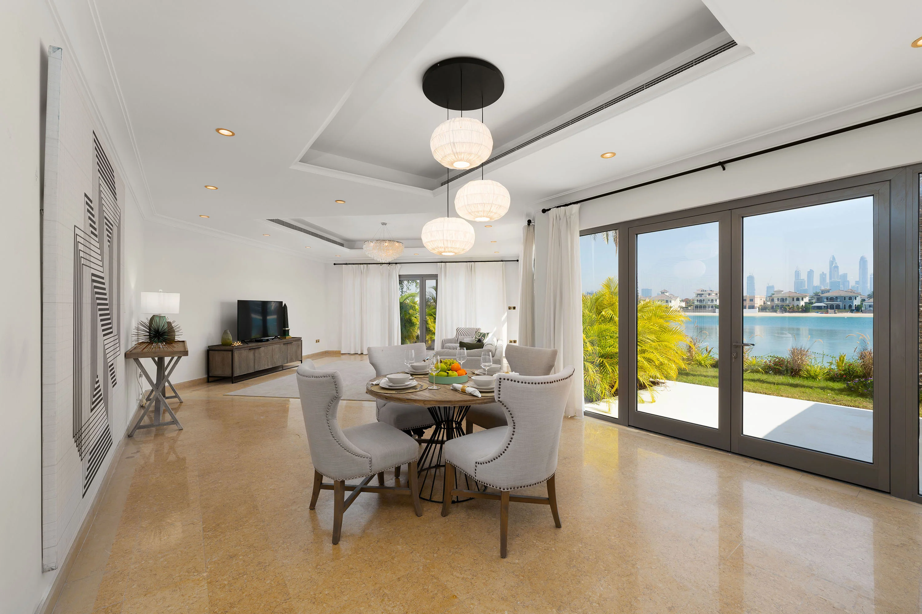 Exclusive Villa w/ Private Pool, Garden & Beach - Image 8