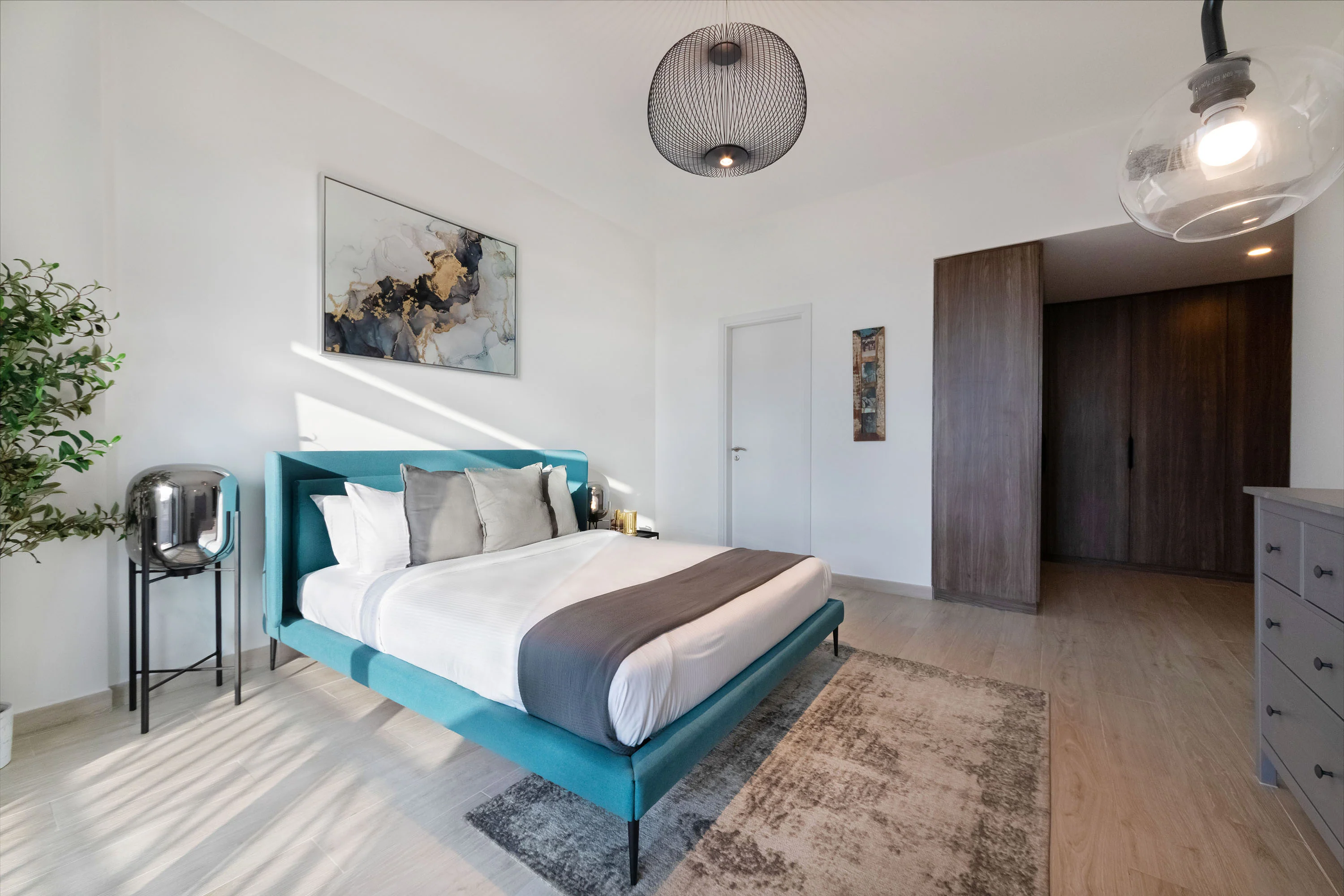 Exclusive Seaview 3BR Roof Terrace Apt with Scenic Views of Burj alArab - Image 12