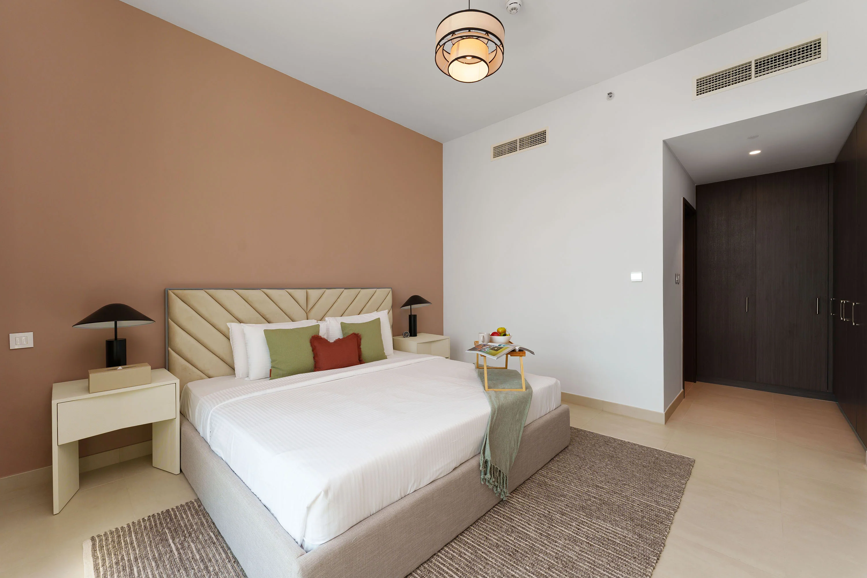 Luxury Apt w/ Burj Khalifa Vw & Direct Mall Access - Image 10