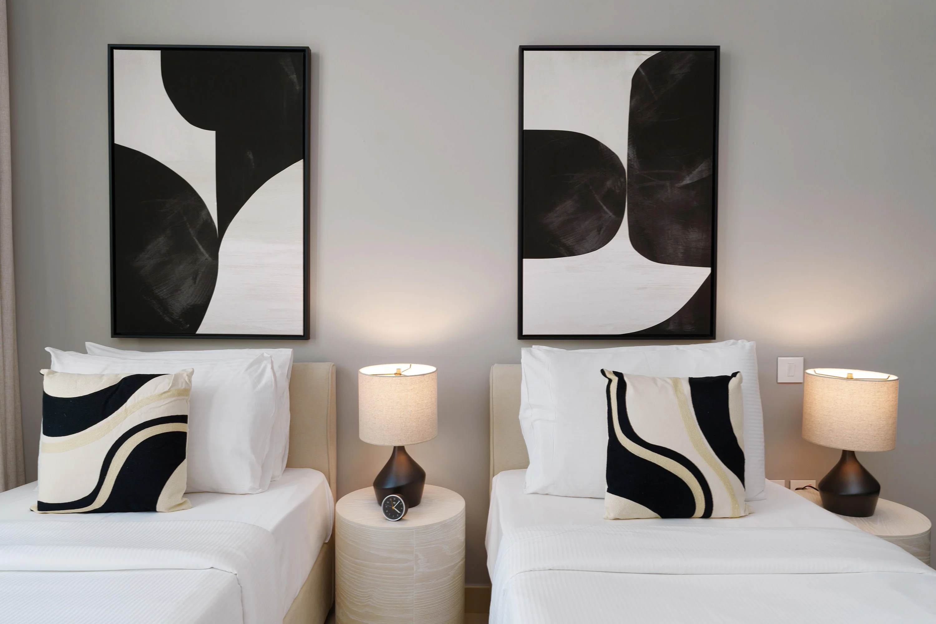 Luxury Apt w/ Burj Khalifa Vw & Direct Mall Access - Image 20