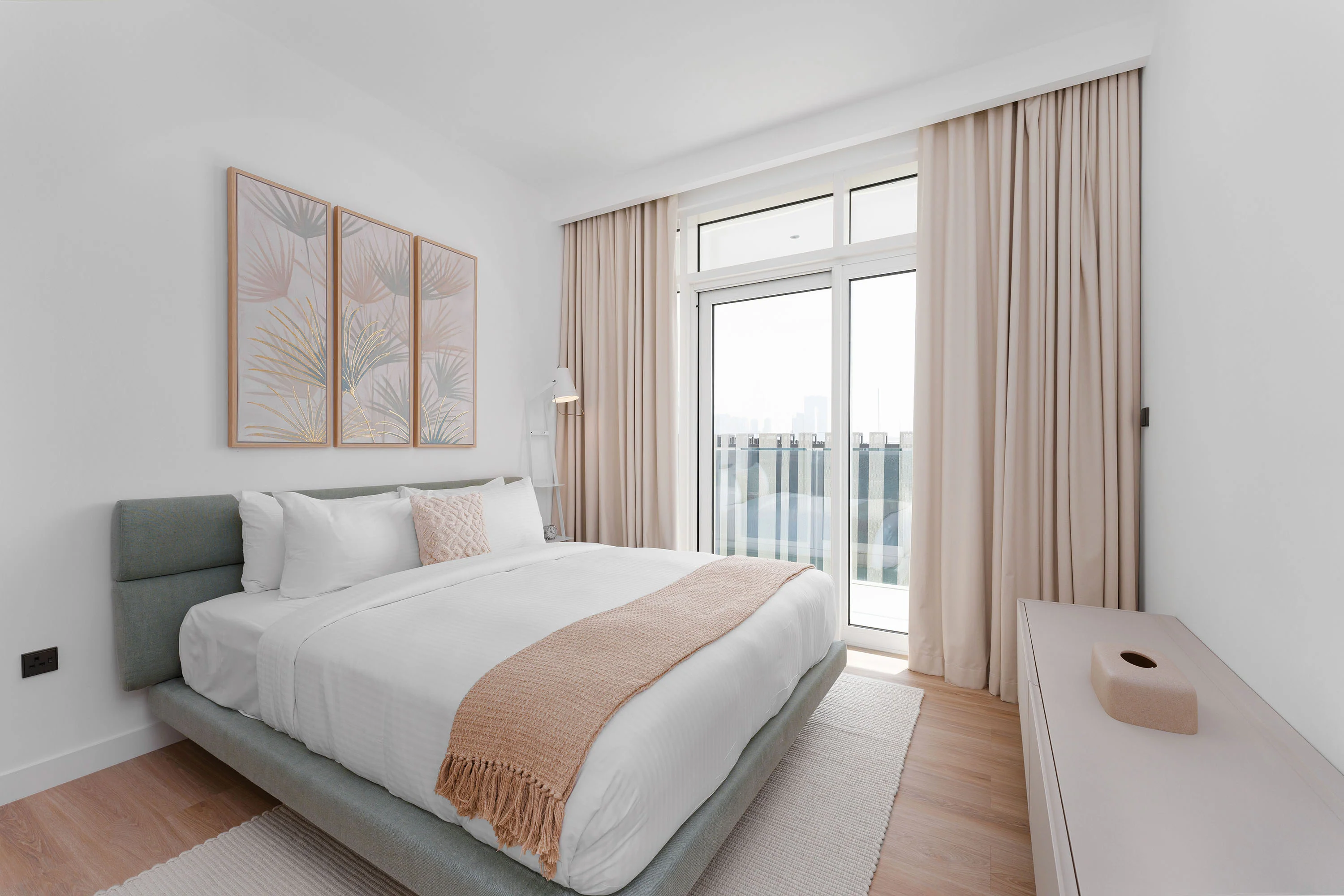 Deluxe 3BR Apt w/ Dubai Marina Vws & Beach Access - Image 12