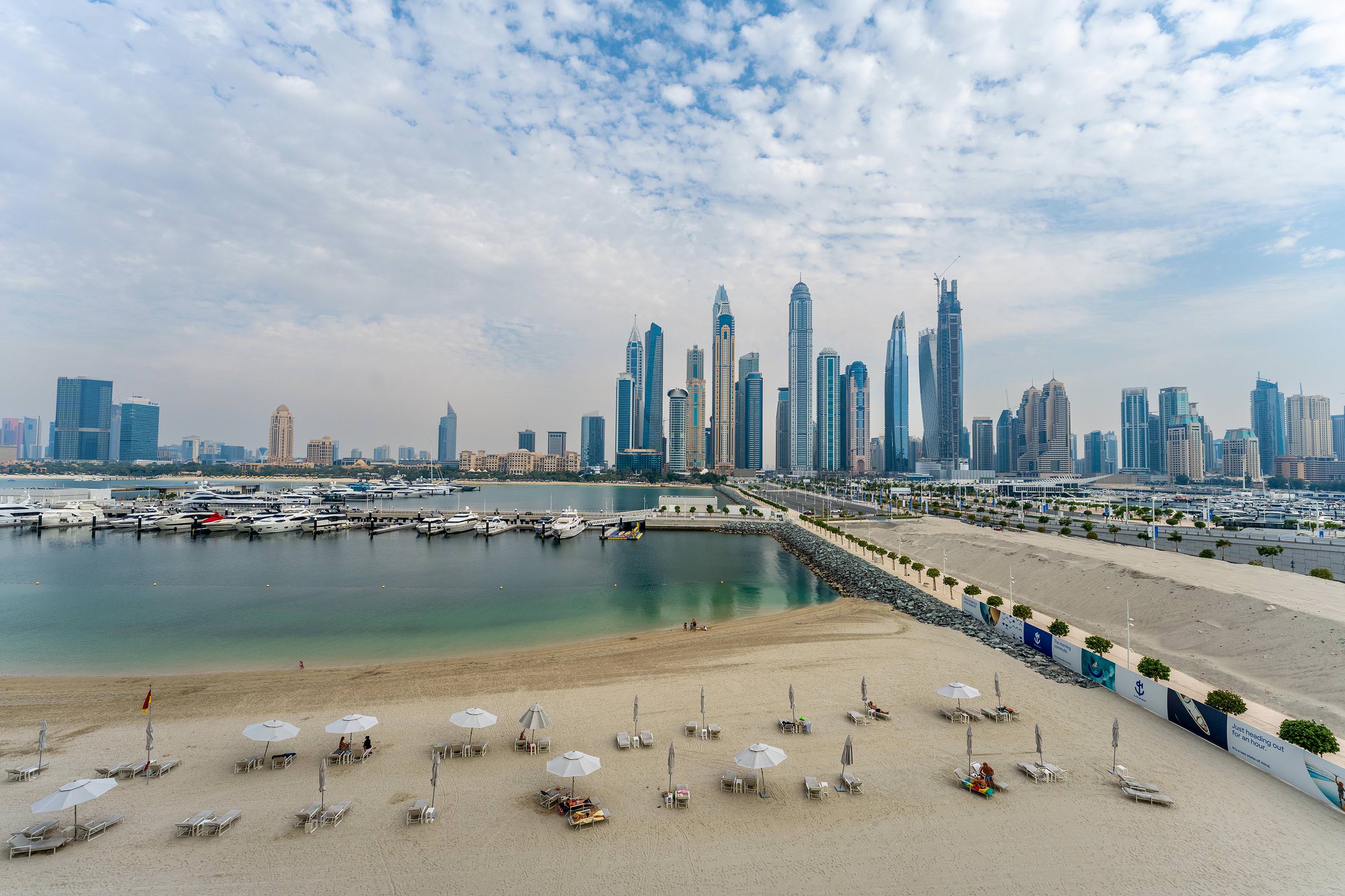 Deluxe 3BR Apt w/ Dubai Marina Vws & Beach Access - Image 6