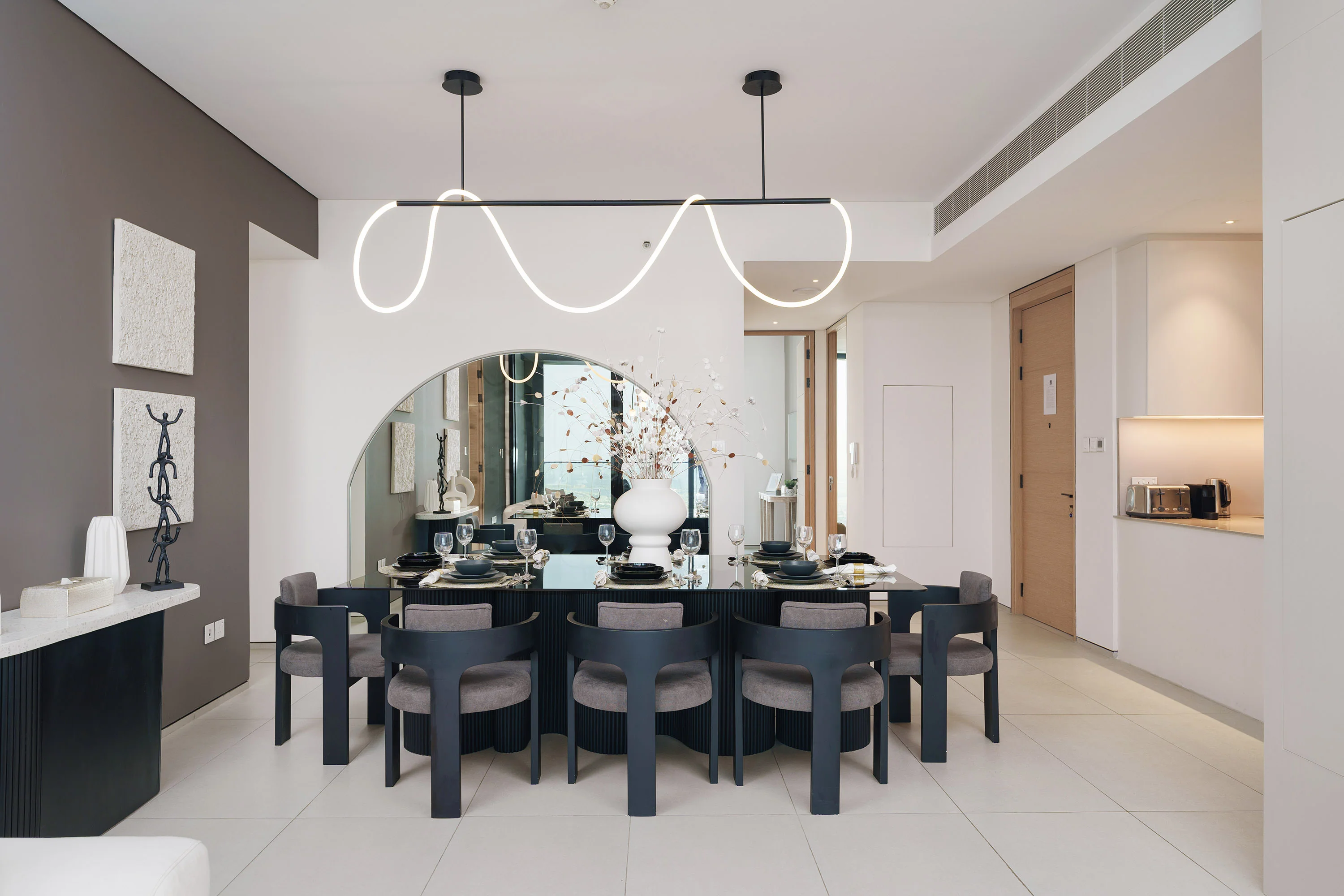 Lavish Apt w/ Stellar Ocean Views in Address JBR - Image 10