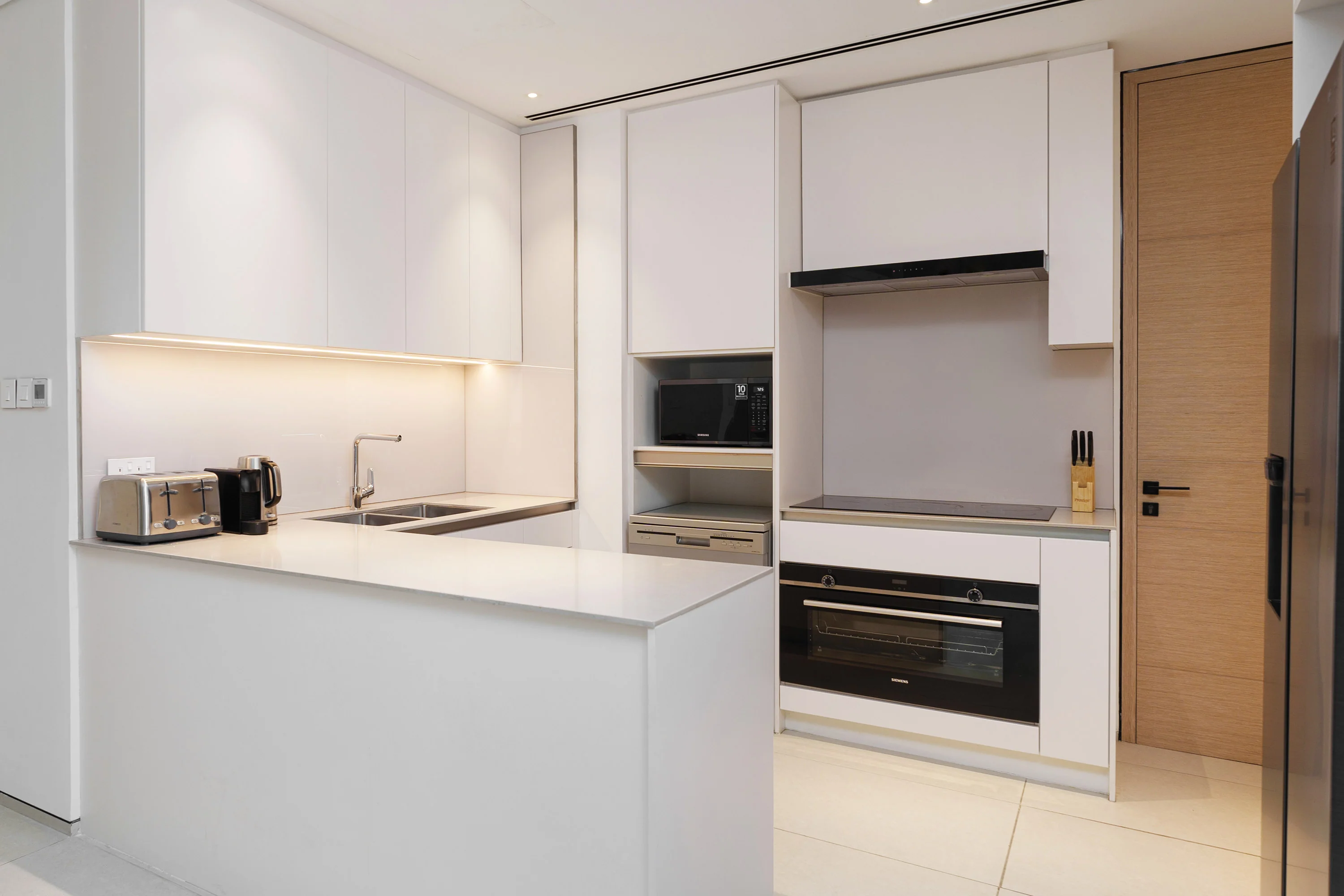 Lavish Apt w/ Stellar Ocean Views in Address JBR - Image 11