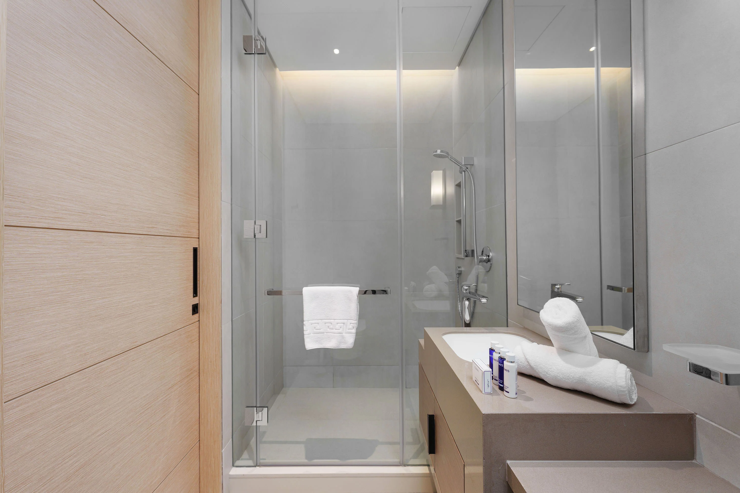 Lavish Apt w/ Stellar Ocean Views in Address JBR - Image 30