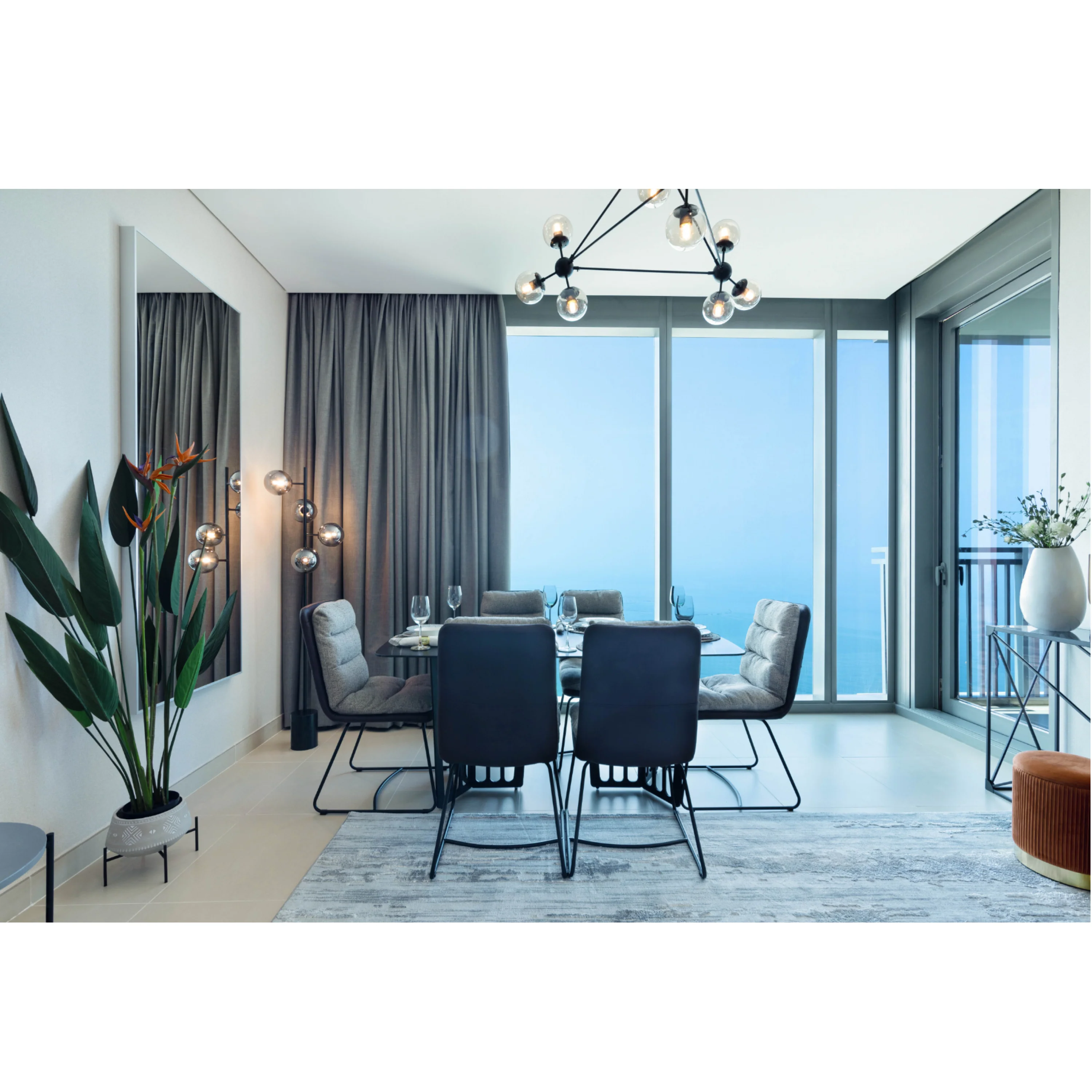 High-Class Apt in Dubai Marina w/ Full Sea Views - Image 9