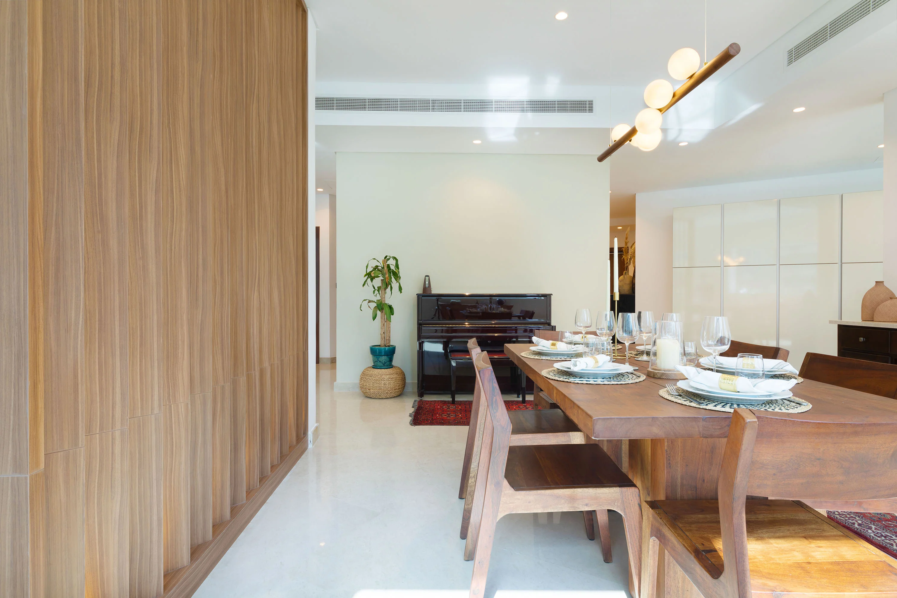 Stunning 3-Floor Villa w/ Kids Room & Rooftop Terrace over Dubai Marina - Image 12