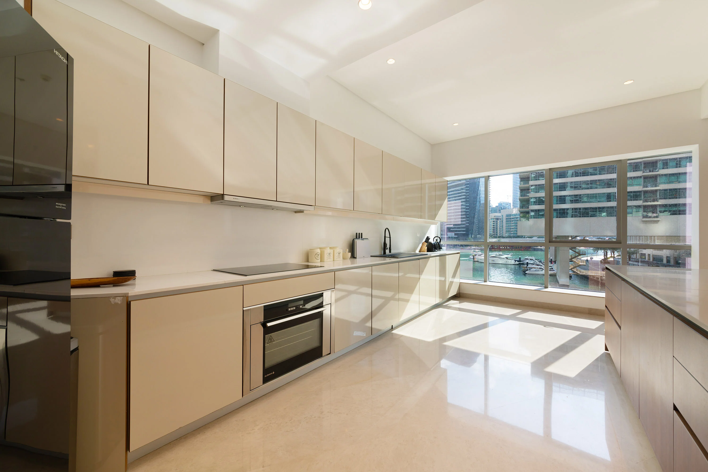 Stunning 3-Floor Villa w/ Kids Room & Rooftop Terrace over Dubai Marina - Image 15