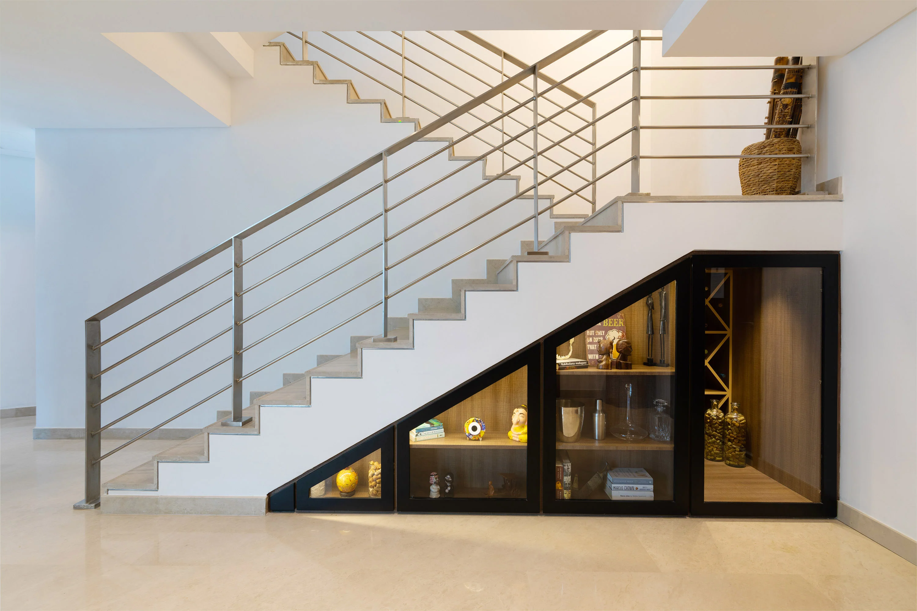 Stunning 3-Floor Villa w/ Kids Room & Rooftop Terrace over Dubai Marina - Image 17