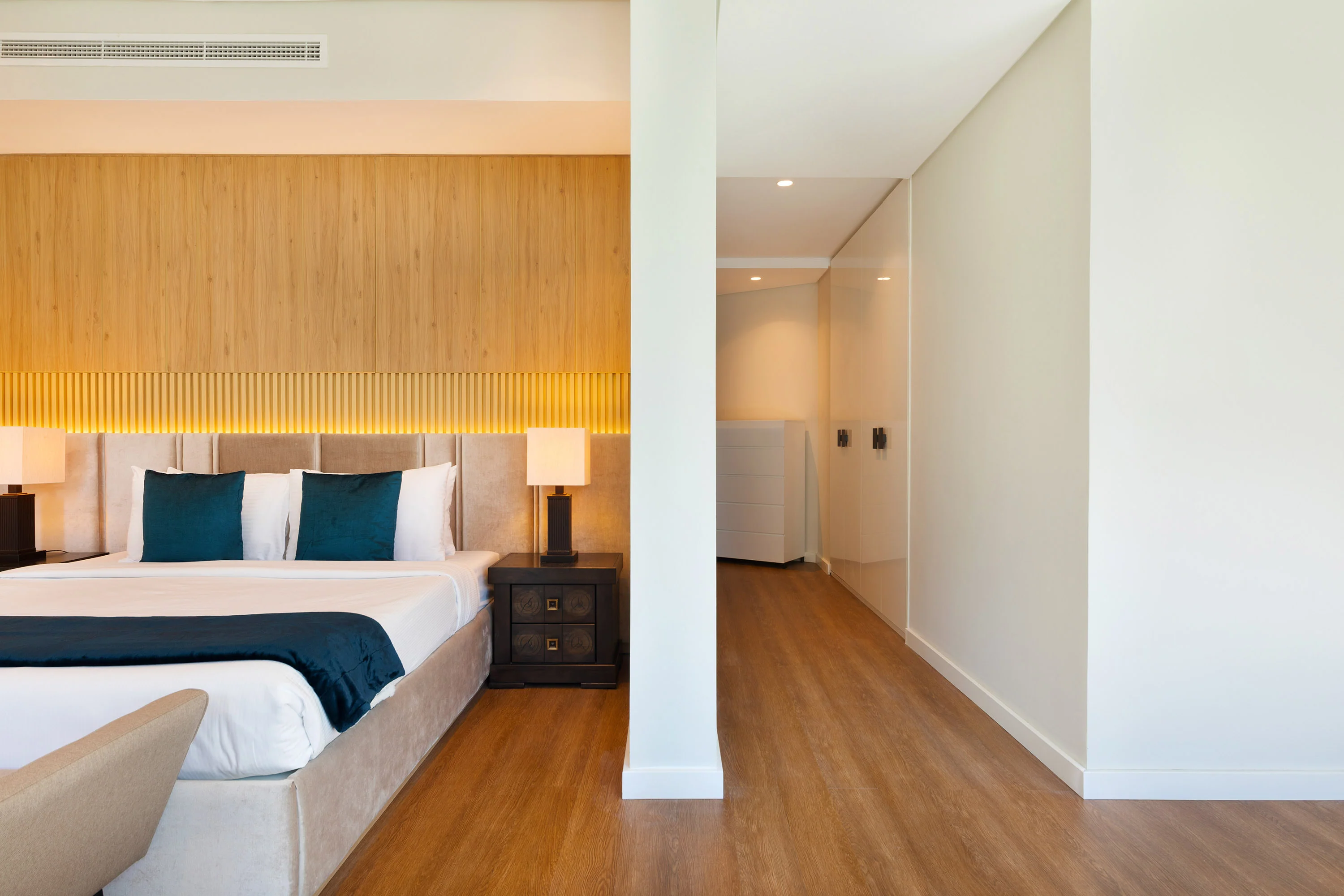 Stunning 3-Floor Villa w/ Kids Room & Rooftop Terrace over Dubai Marina - Image 19