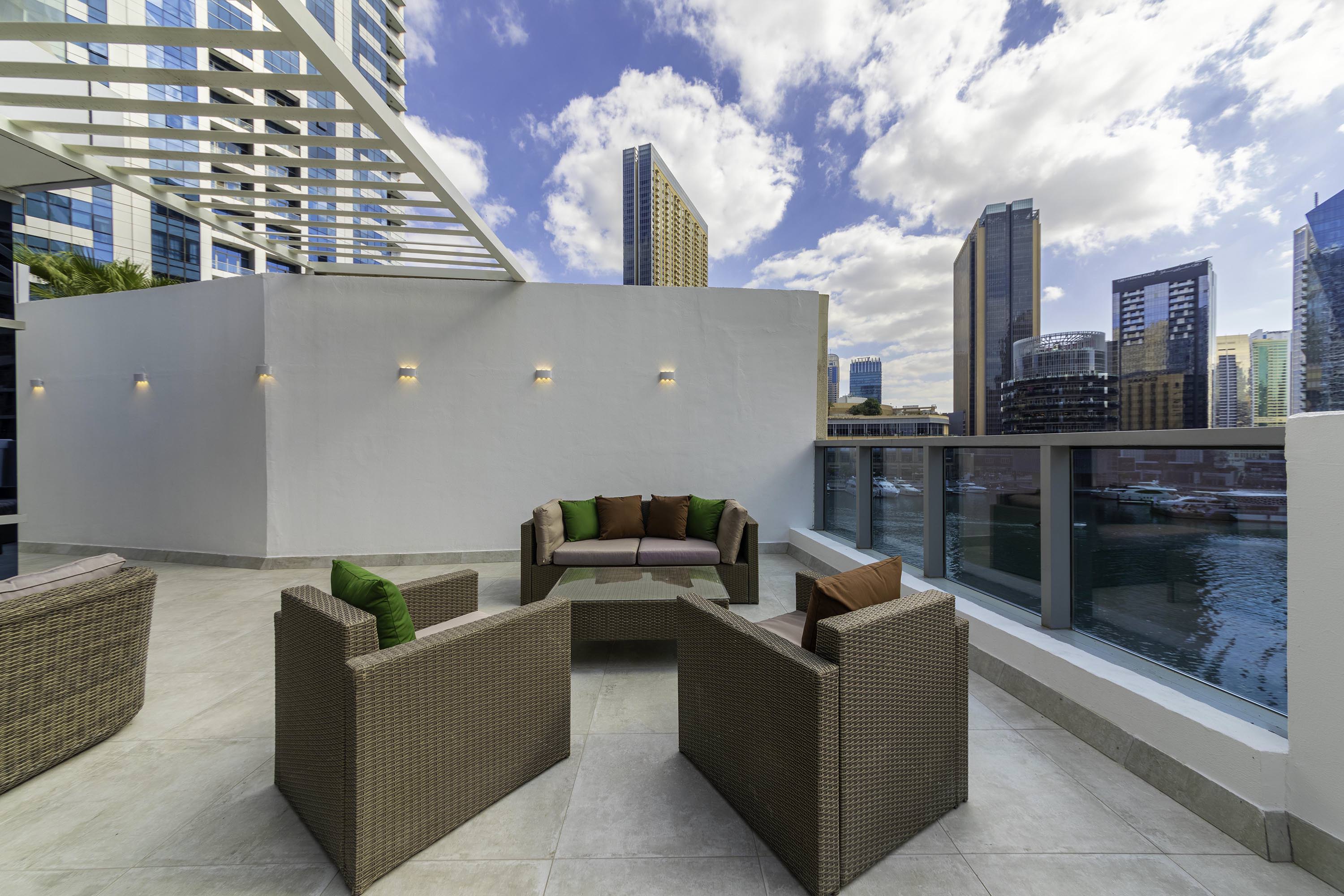 Stunning 3-Floor Villa w/ Kids Room & Rooftop Terrace over Dubai Marina - Image 2