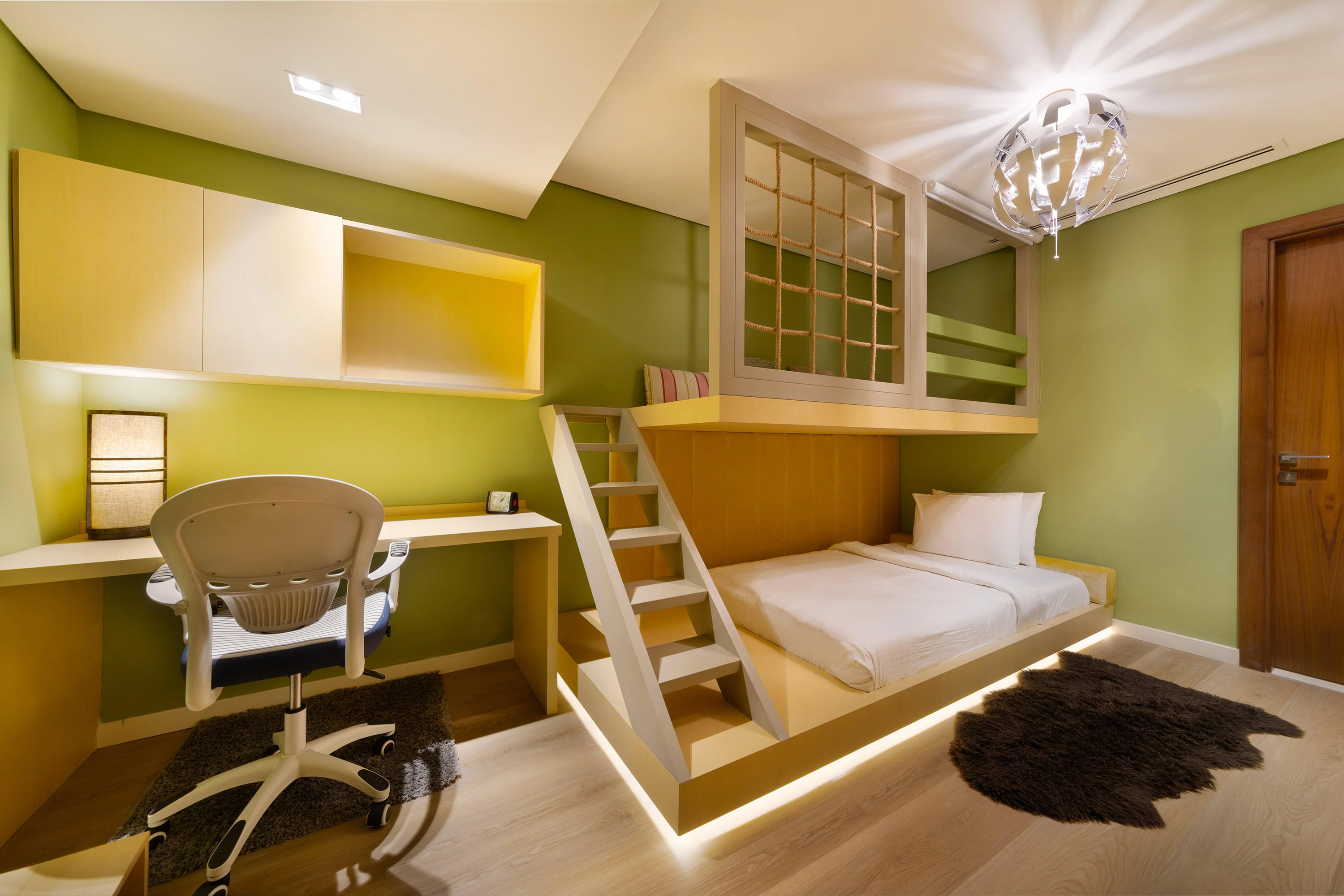Stunning 3-Floor Villa w/ Kids Room & Rooftop Terrace over Dubai Marina - Image 31