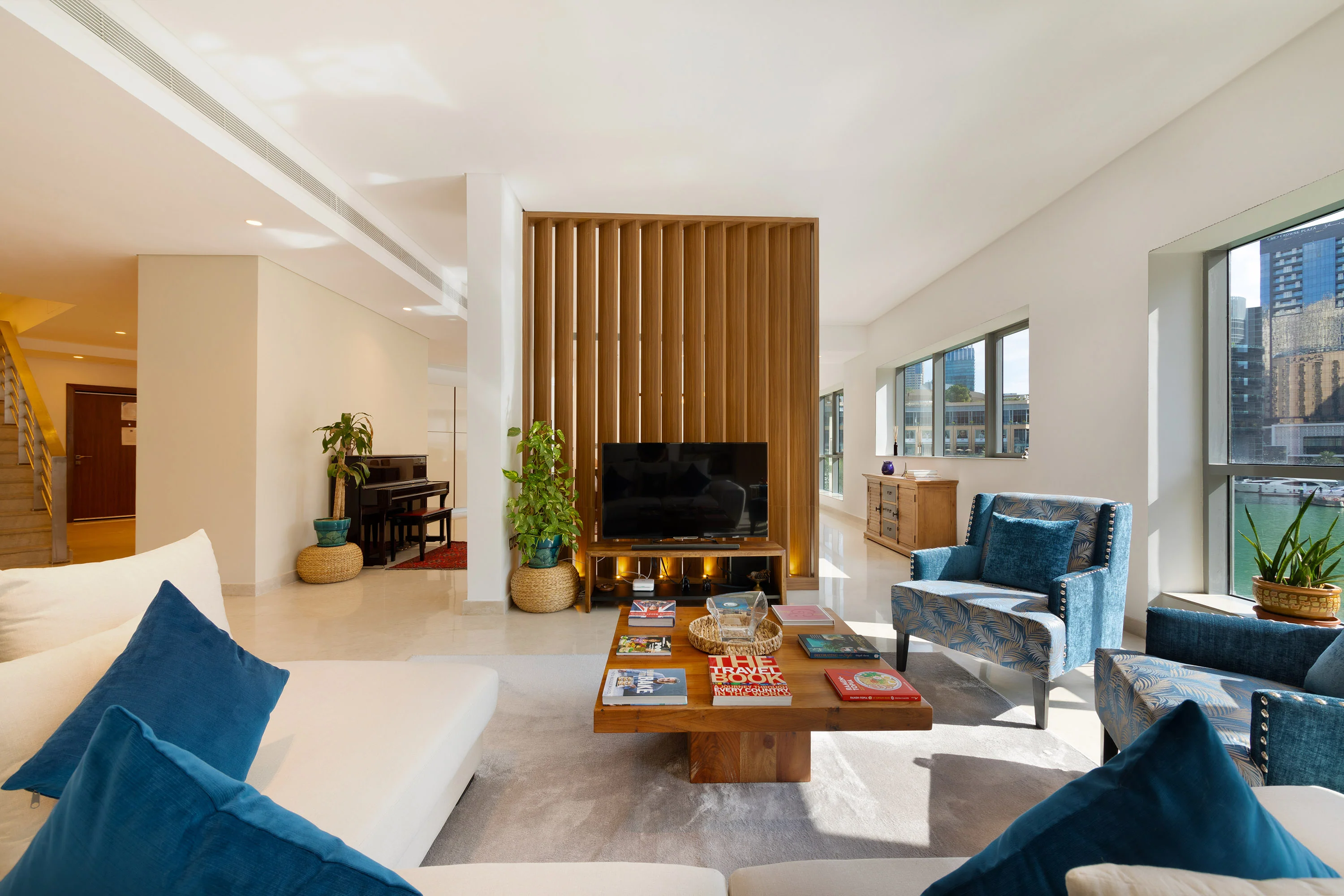 Stunning 3-Floor Villa w/ Kids Room & Rooftop Terrace over Dubai Marina - Image 9