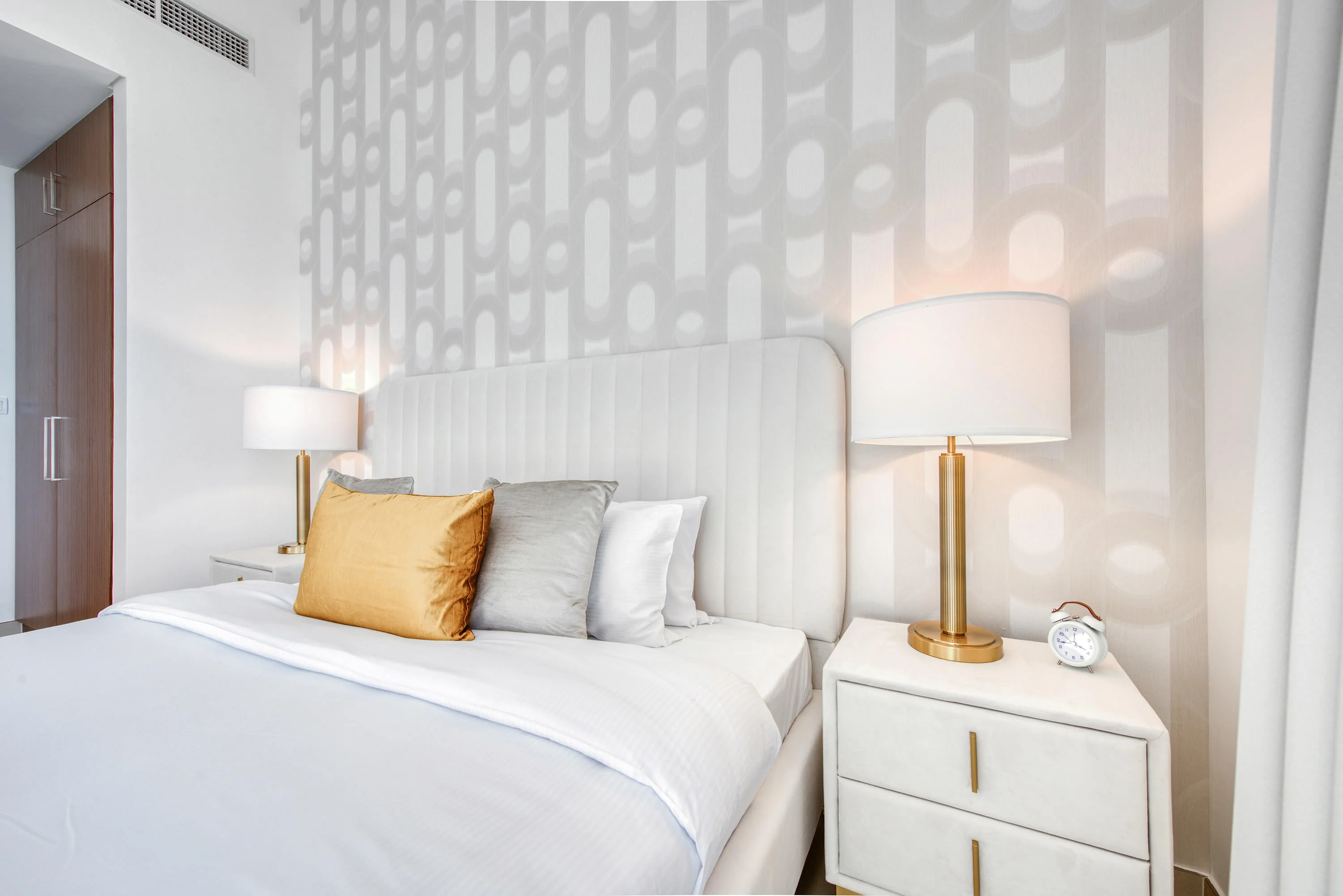 Exclusive Sea View apartment on the Arabian Gulf - Image 11