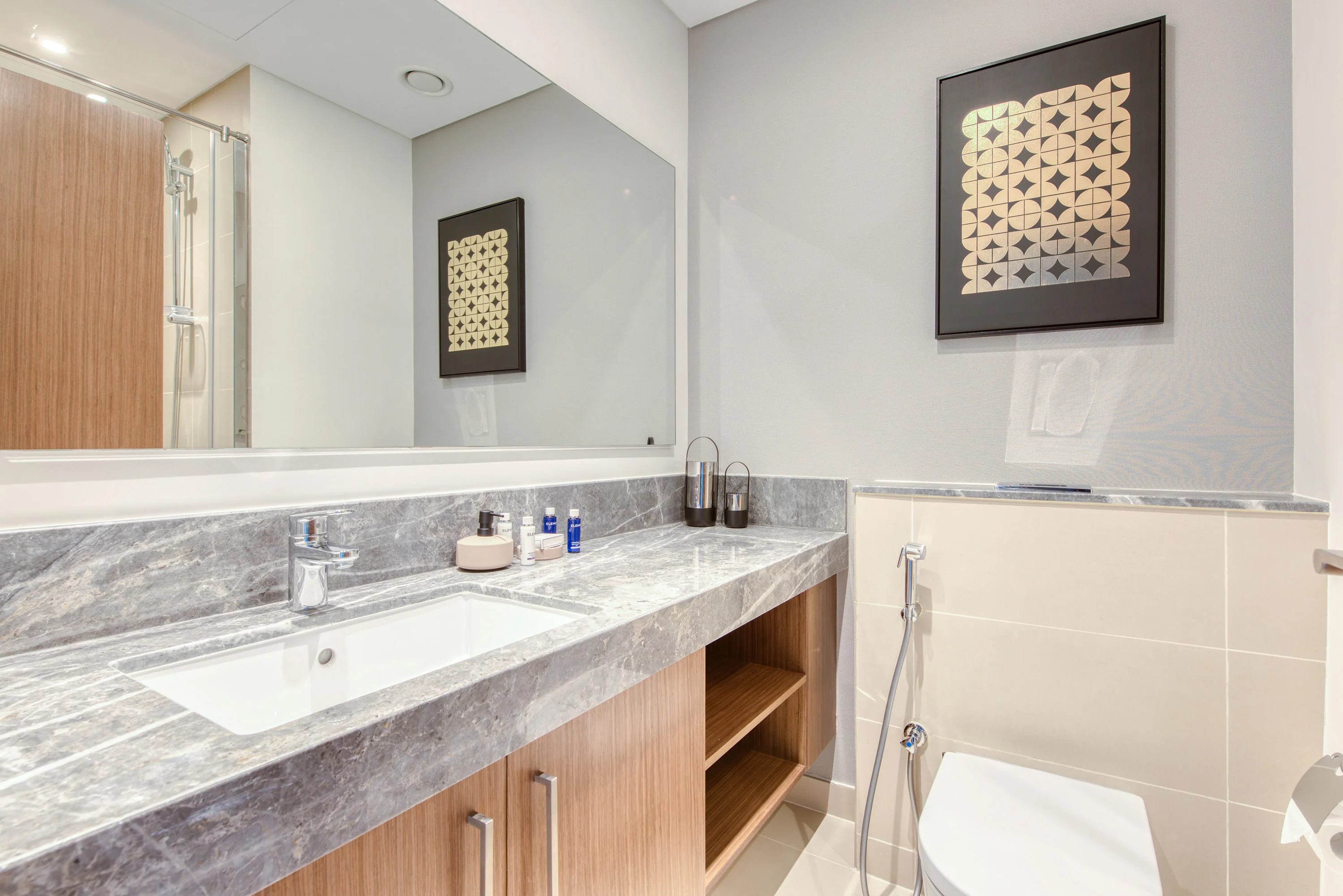 Exclusive Sea View apartment on the Arabian Gulf - Image 16