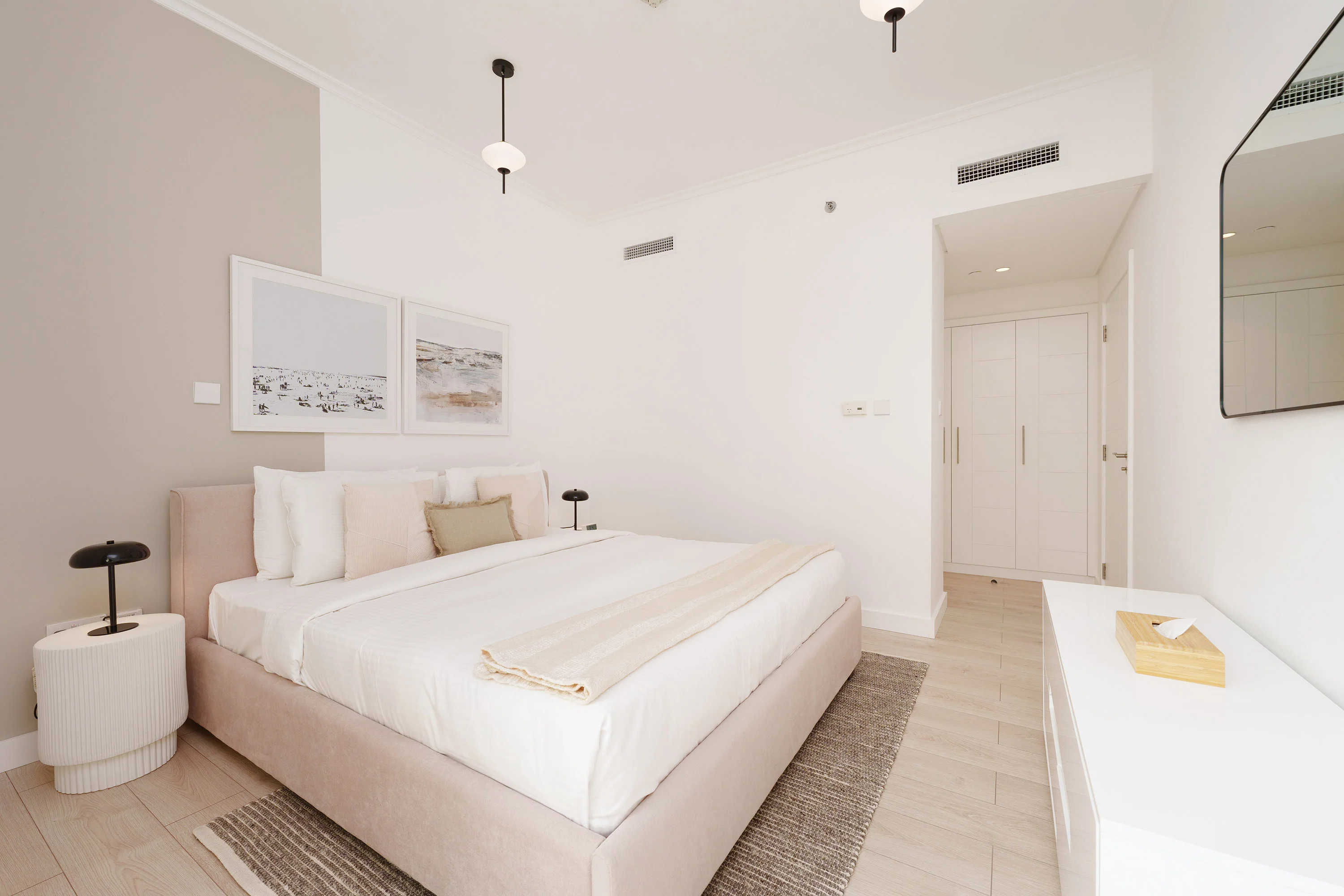 Modern Chic Apt w/ Spectacular Downtown Views - Image 18