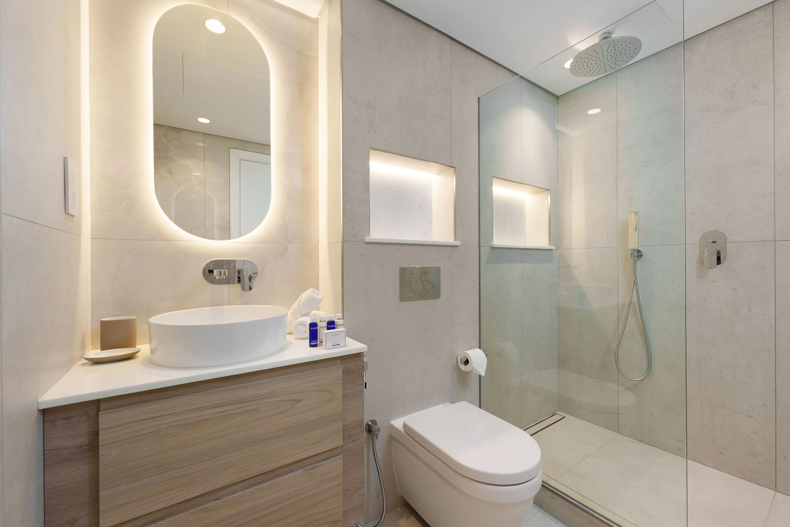 Modern Chic Apt w/ Spectacular Downtown Views - Image 20