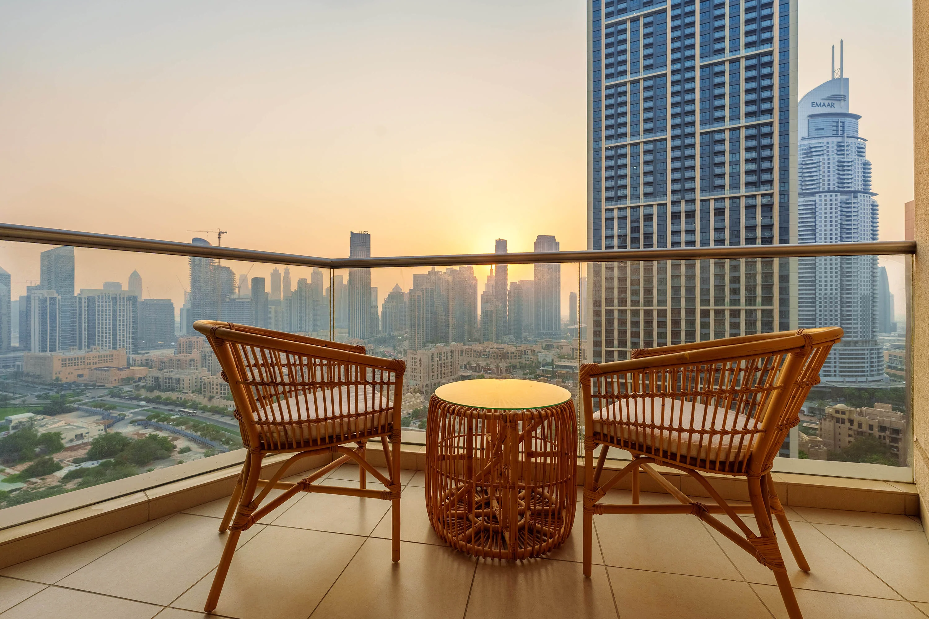 Modern Chic Apt w/ Spectacular Downtown Views - Image 9