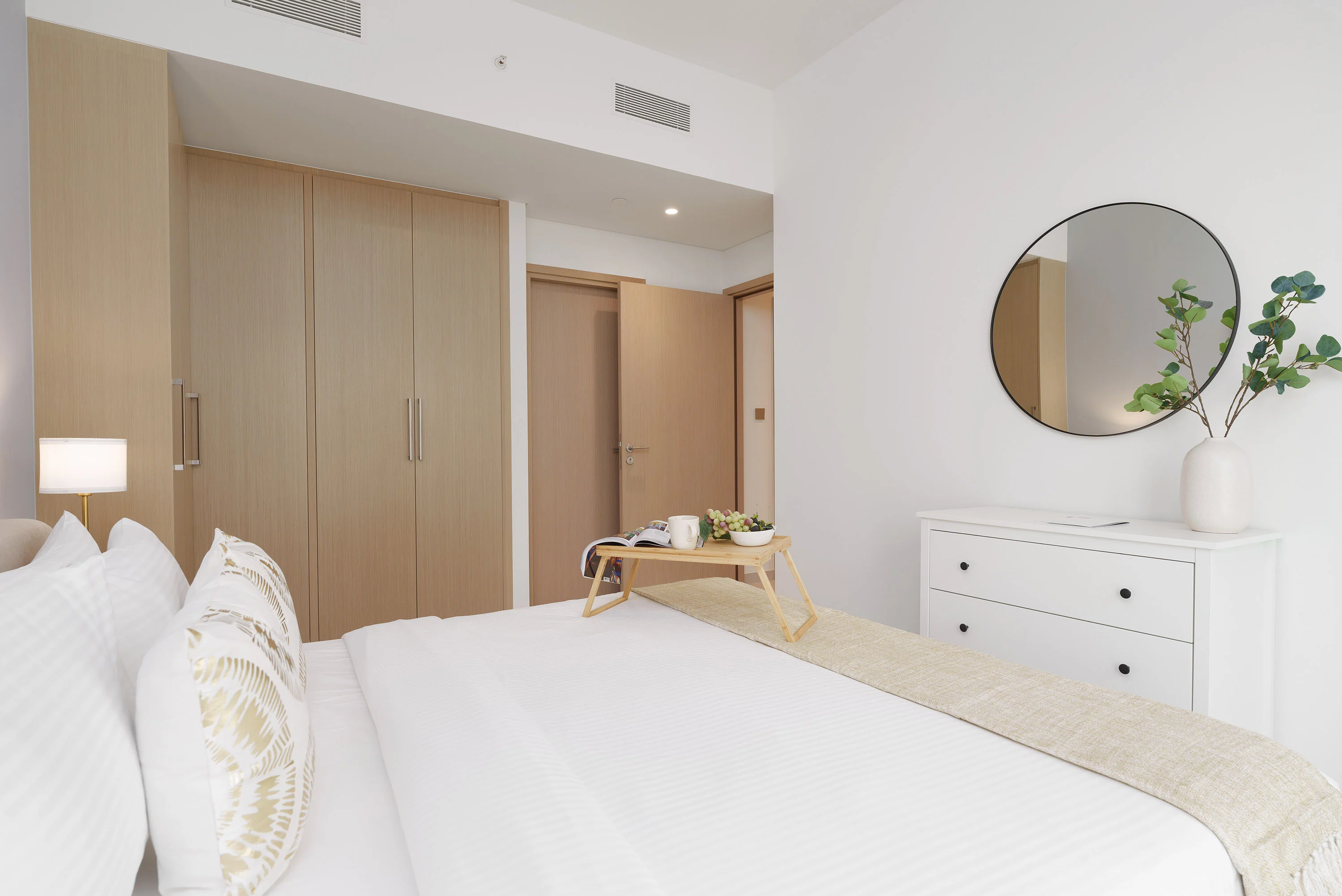 Modern Chic Apt w/ Unobstructed Burj Khalifa Views - Image 14