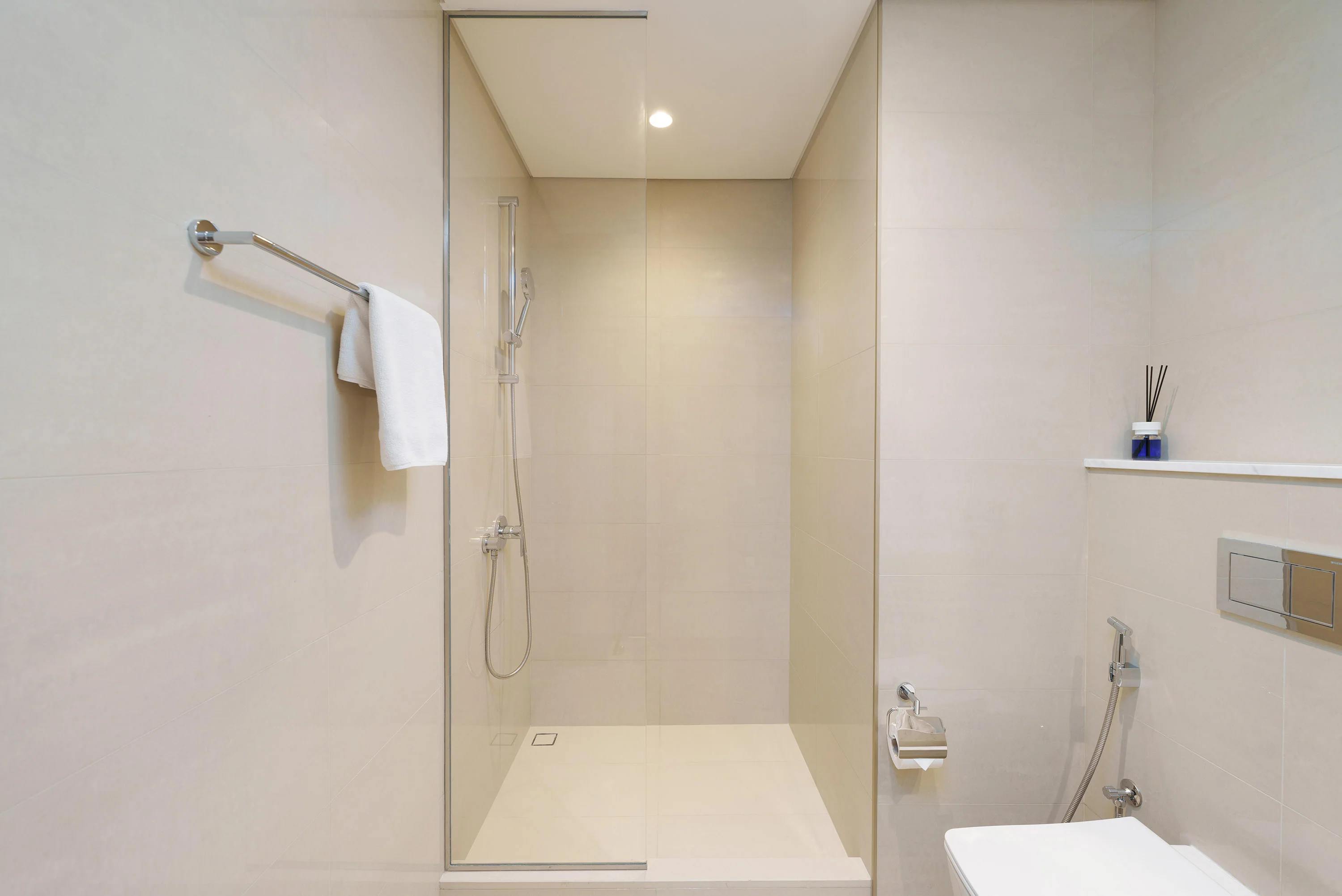Modern Chic Apt w/ Unobstructed Burj Khalifa Views - Image 16