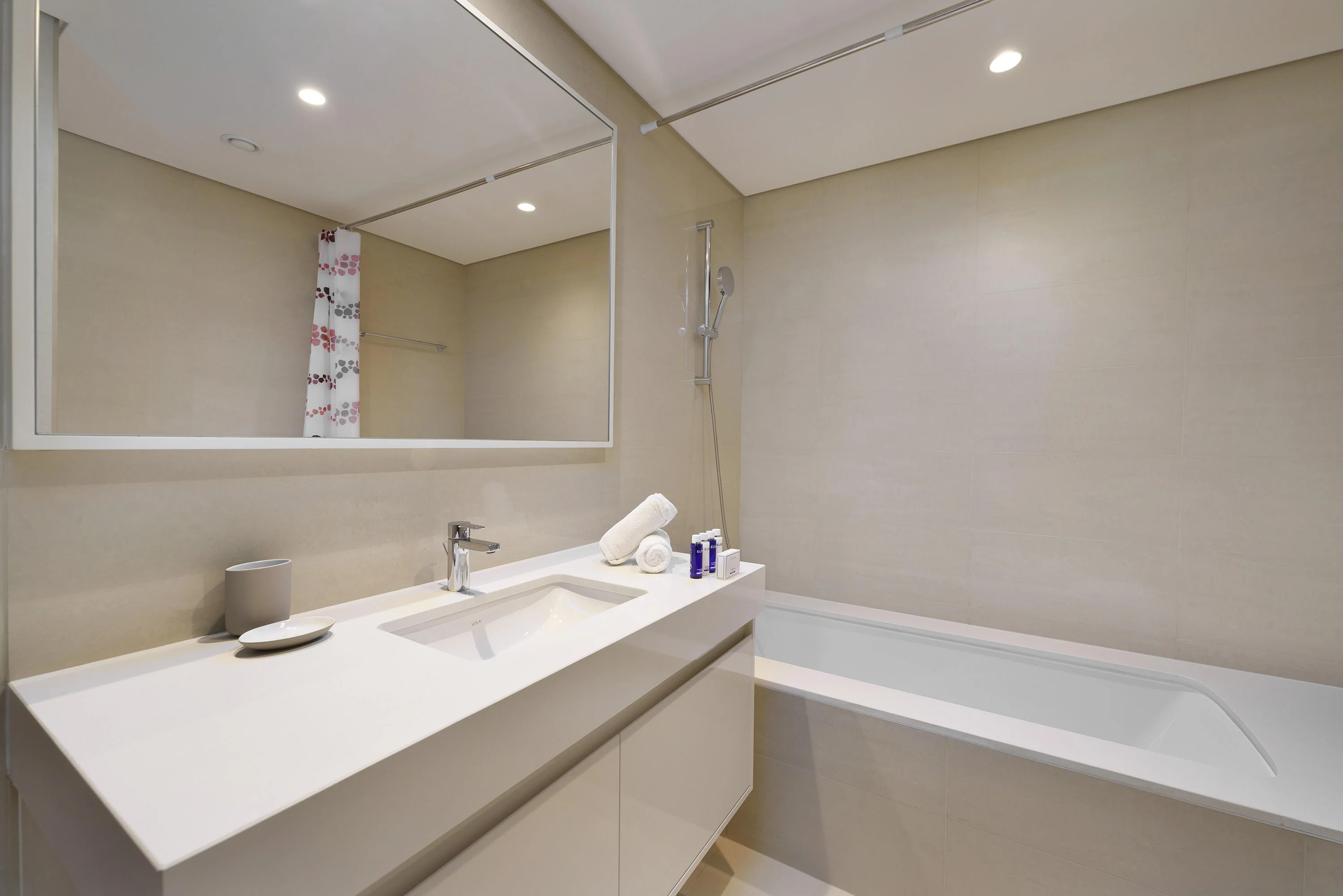 Modern Chic Apt w/ Unobstructed Burj Khalifa Views - Image 21