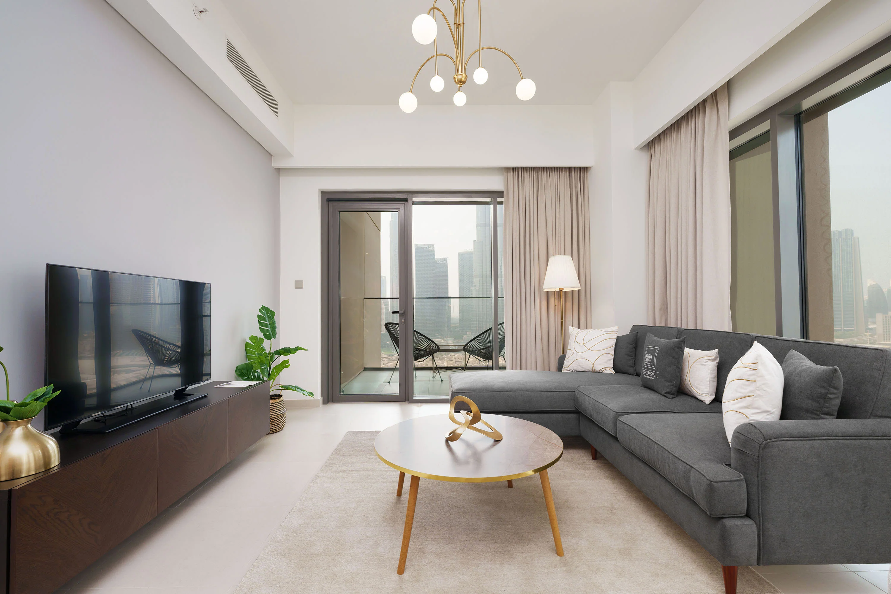 Modern Chic Apt w/ Unobstructed Burj Khalifa Views - Image 4