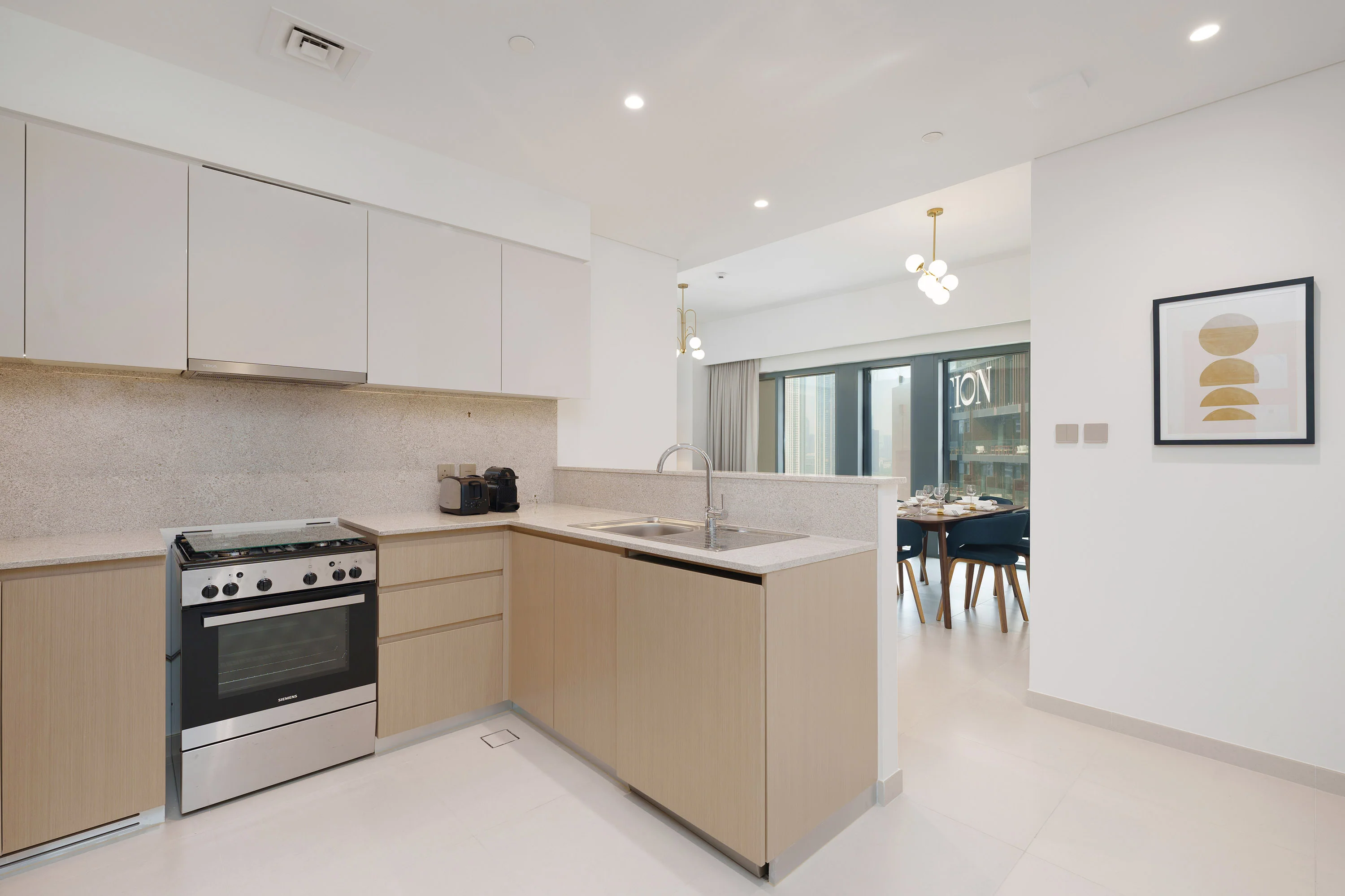 Modern Chic Apt w/ Unobstructed Burj Khalifa Views - Image 8