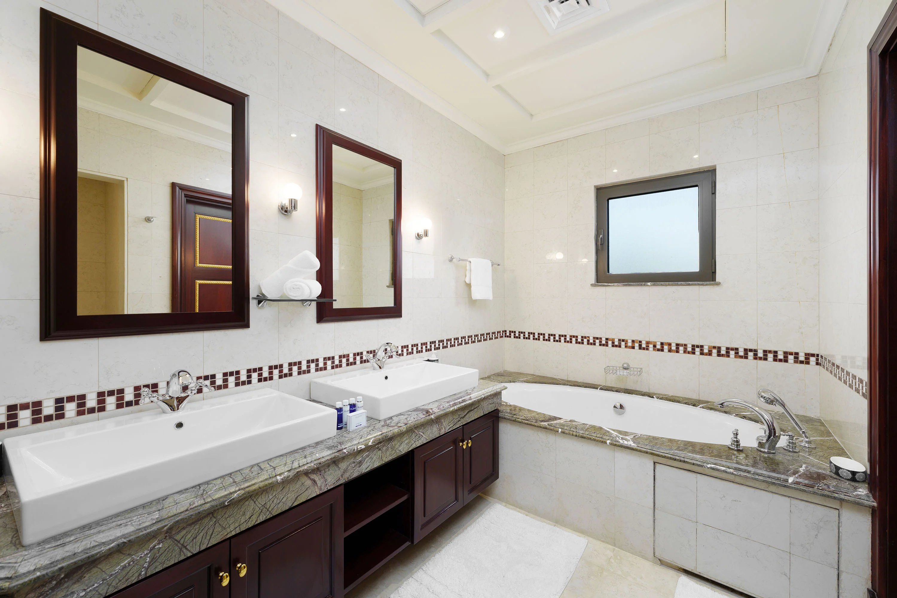 Opulent Palm Villa w/ Pool & Royal Atlantis Views - Image 30