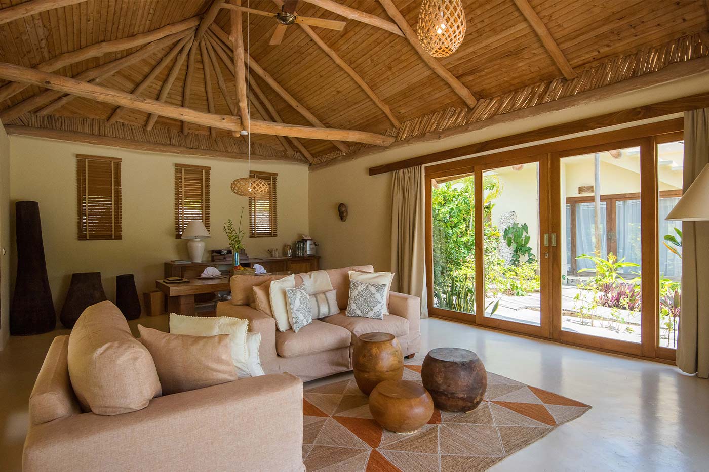 Beachfront Villa - Image 14