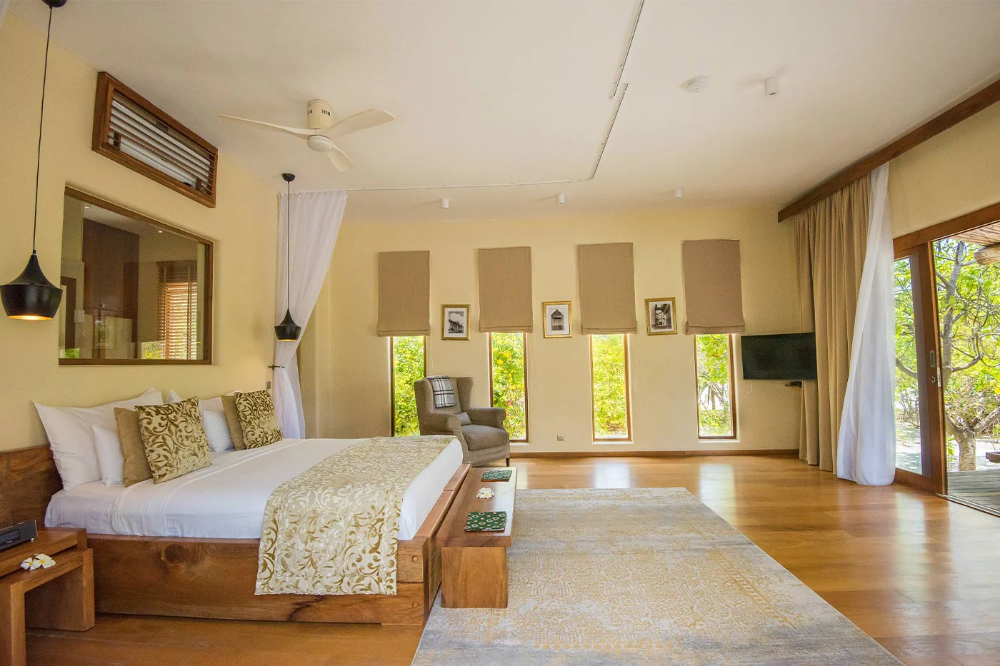Beachfront Villa - Image 6