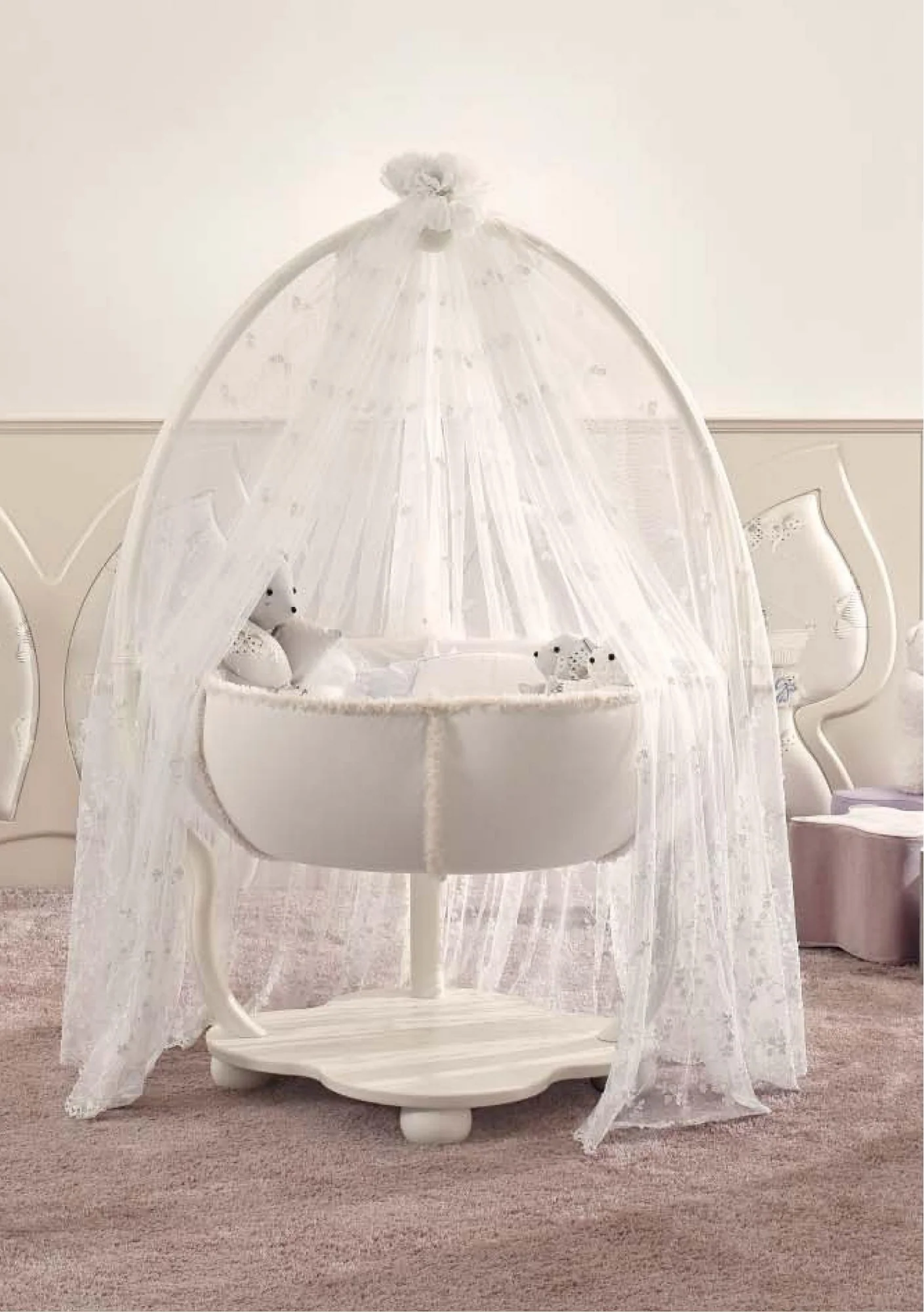 Beatrice Luxury Crib - Image 4