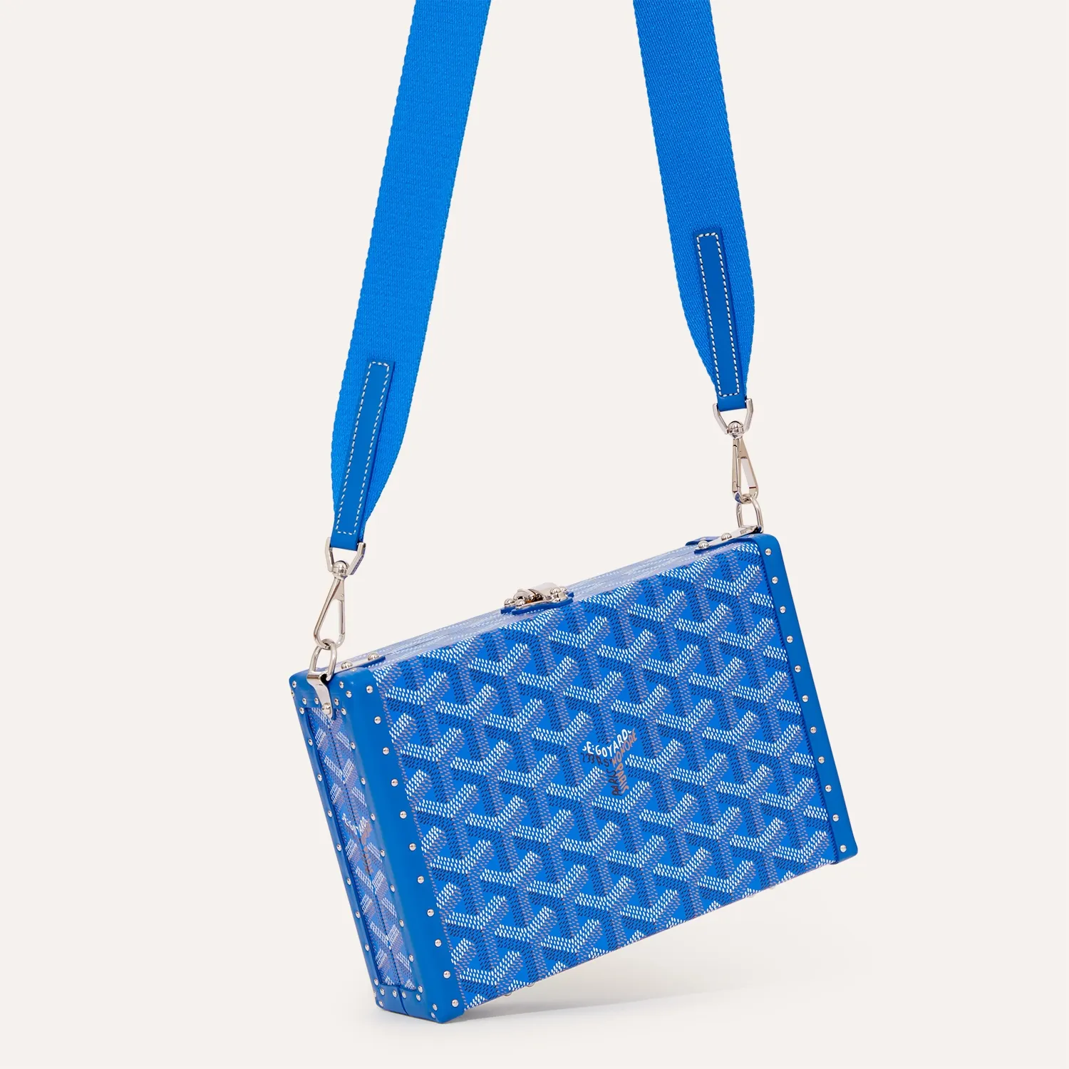 Bezons Trunk Bag - Image 17